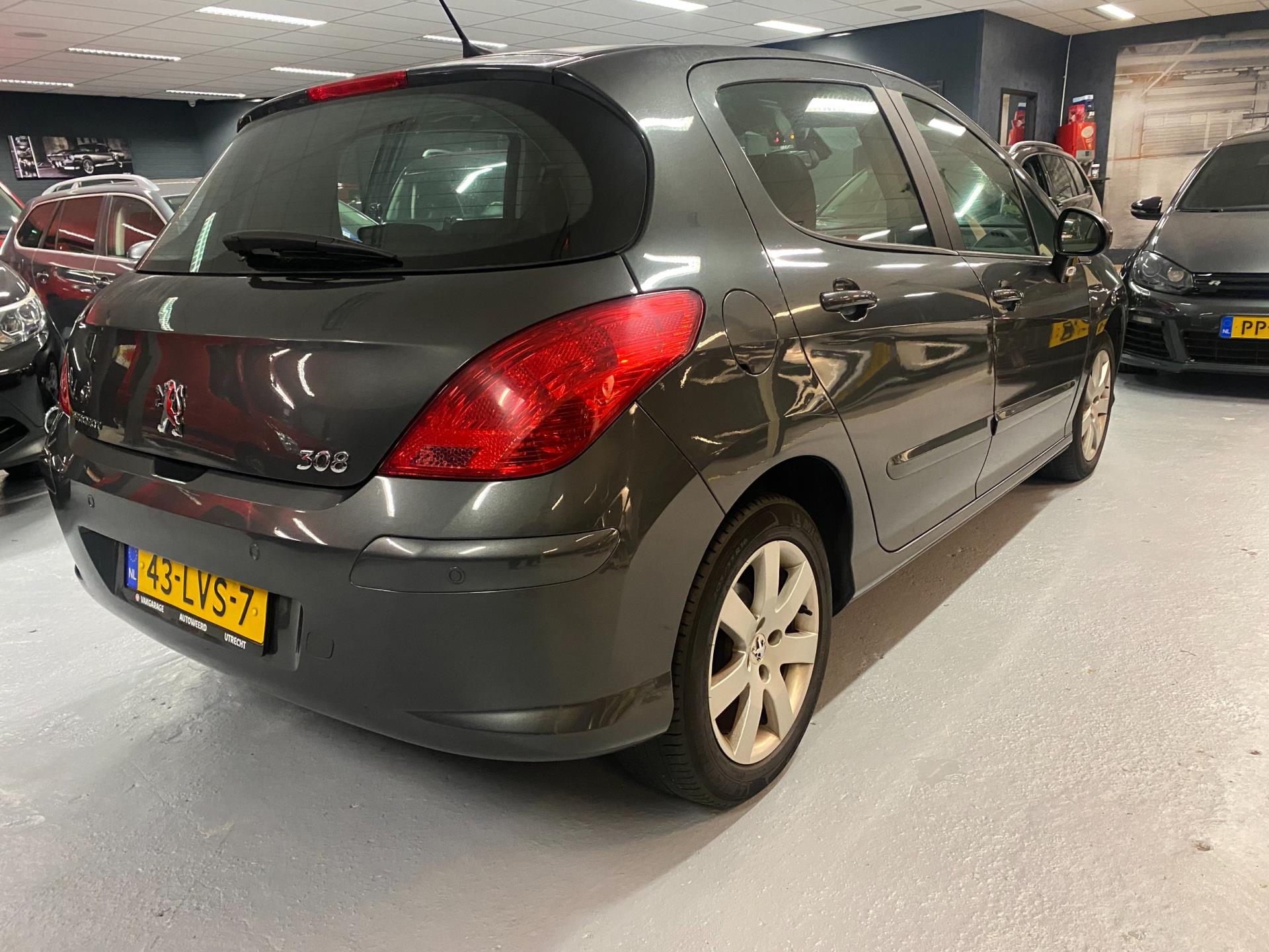 peugeot-308-image6.jpg