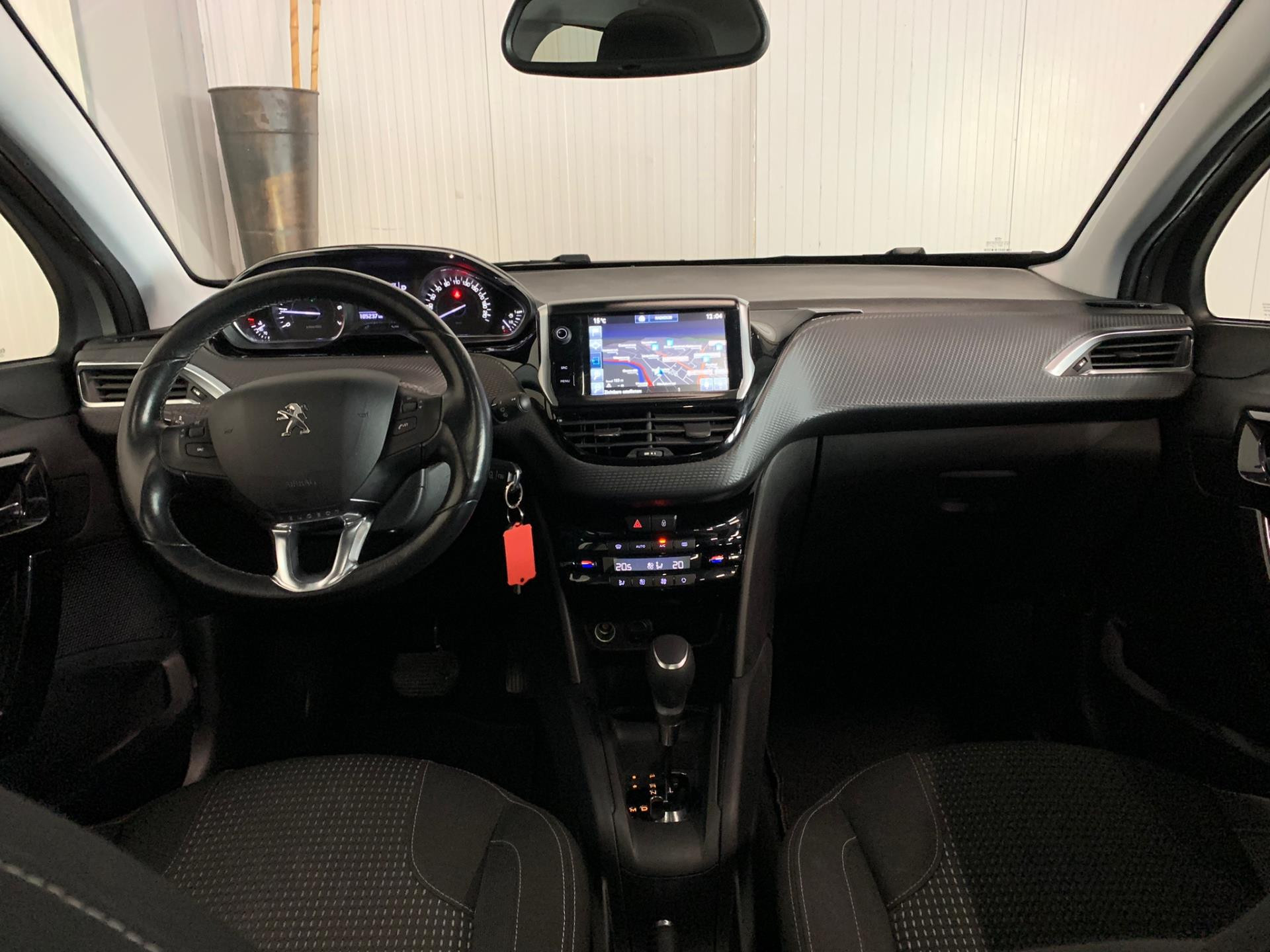 peugeot-208-image3.jpg