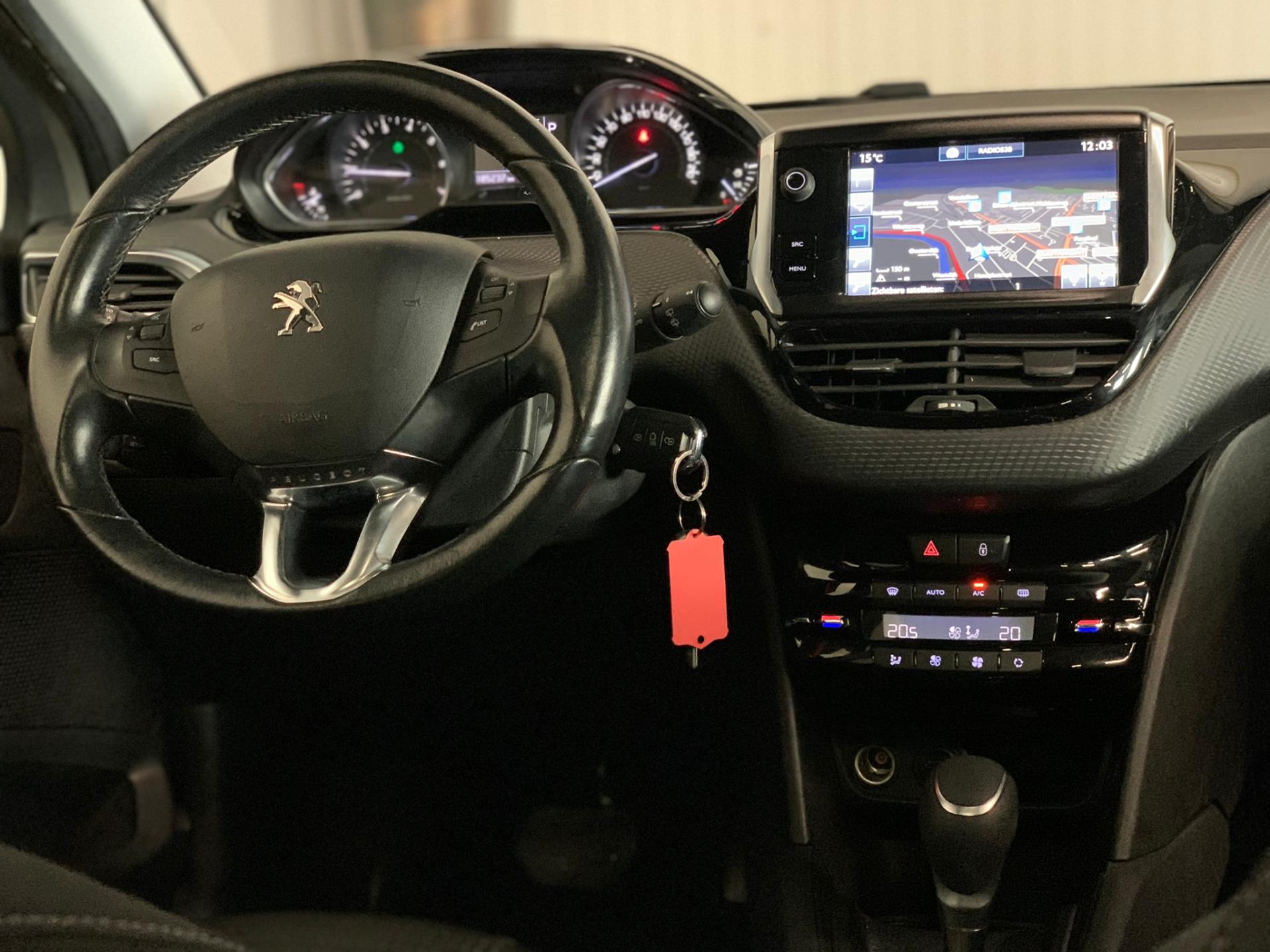 peugeot-208-image8.jpg