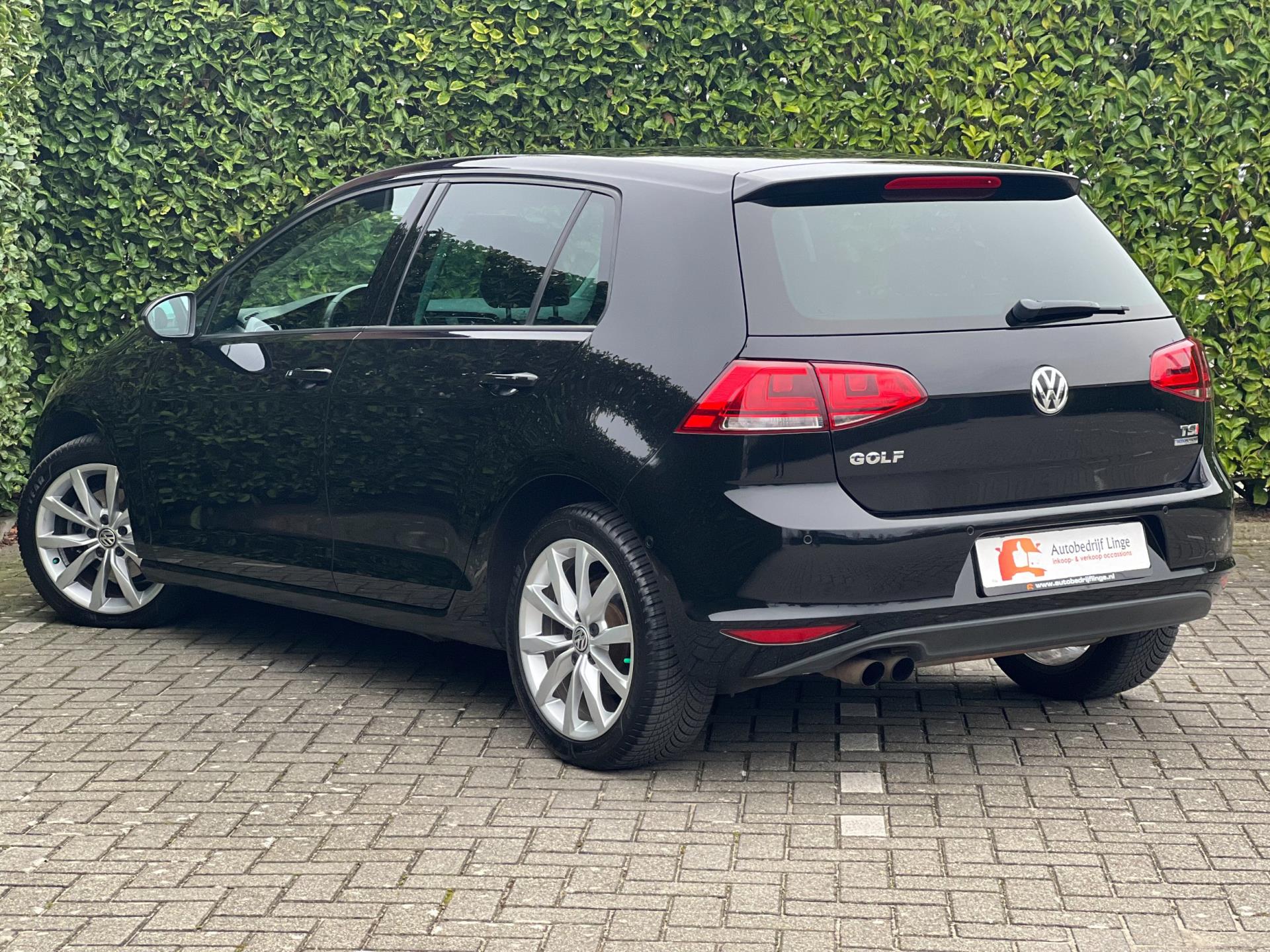 volkswagen-golf-image2.jpg