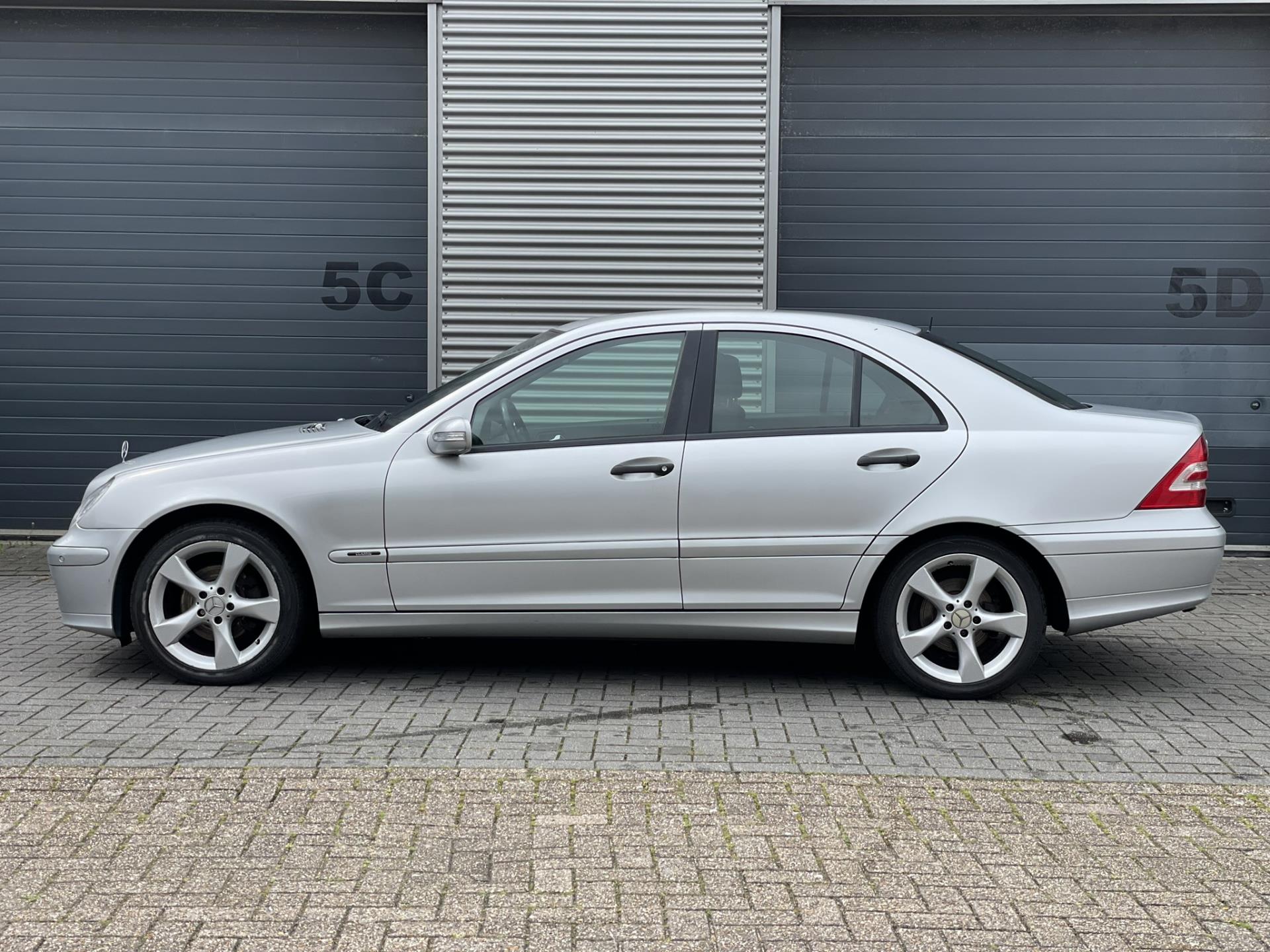 mercedes-benz-c-klasse-image2.jpg
