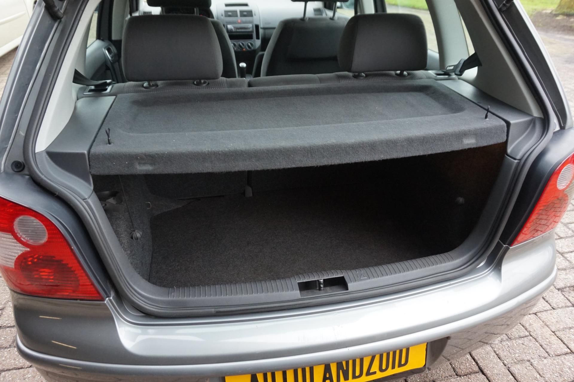 volkswagen-polo-image9.jpg