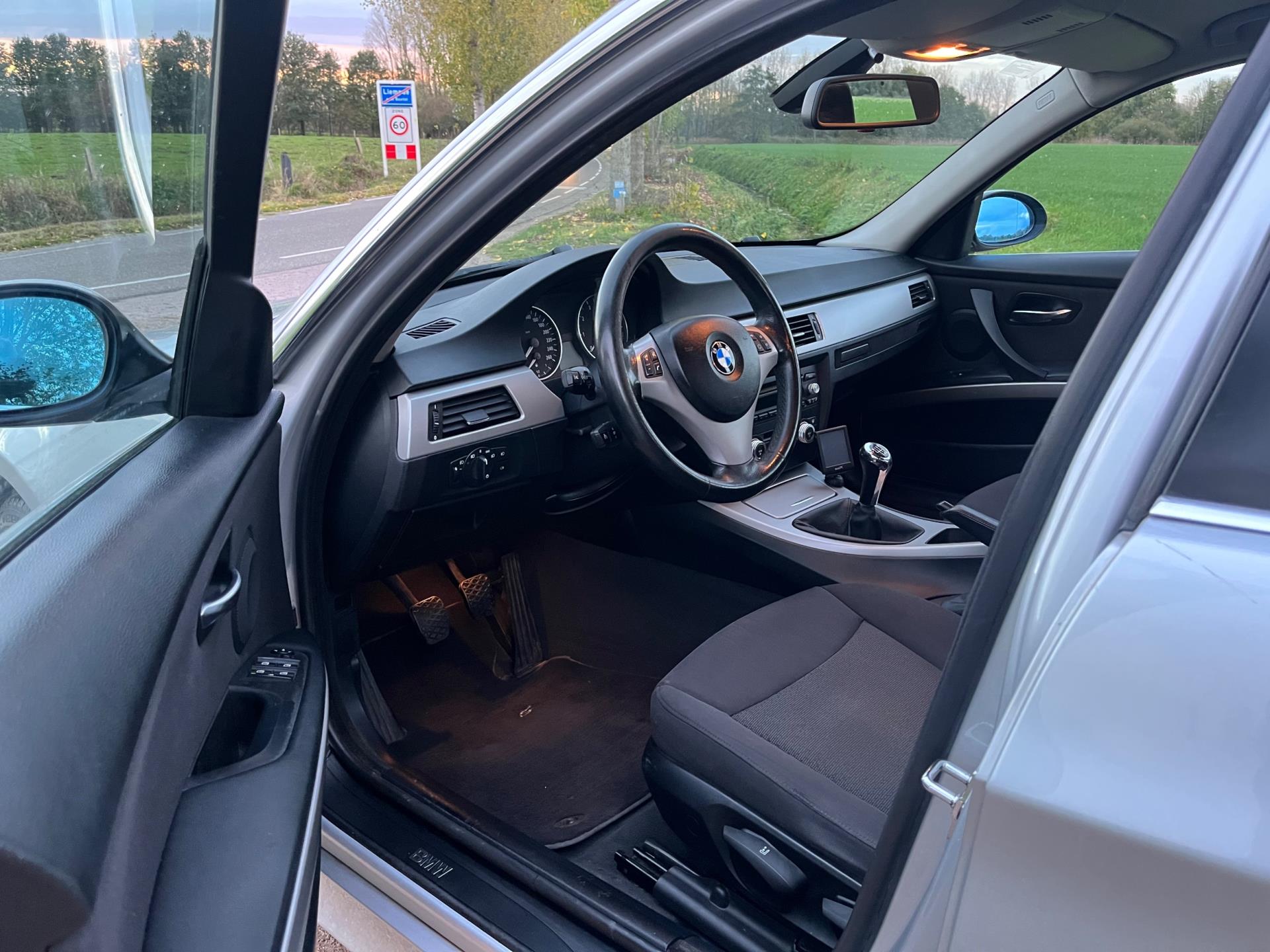 bmw-3-serie-image10.jpg