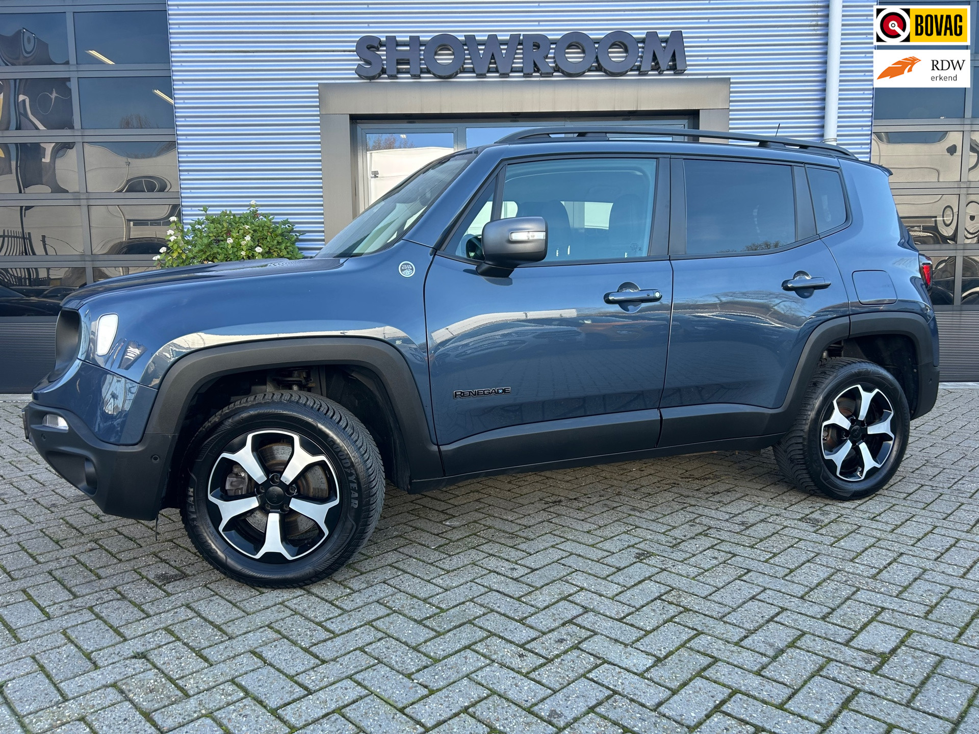 430157028/jeep-renegade-image1.jpg