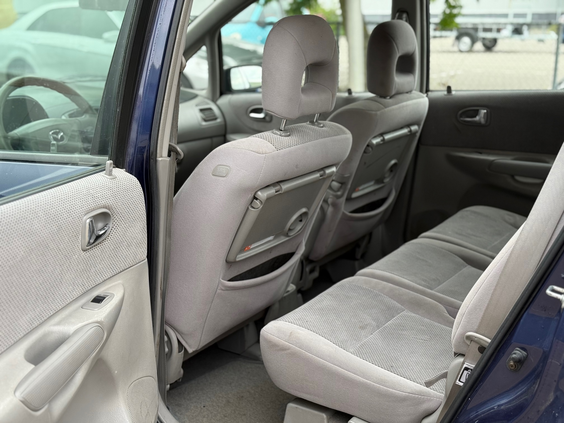 mazda-premacy-image10.jpg