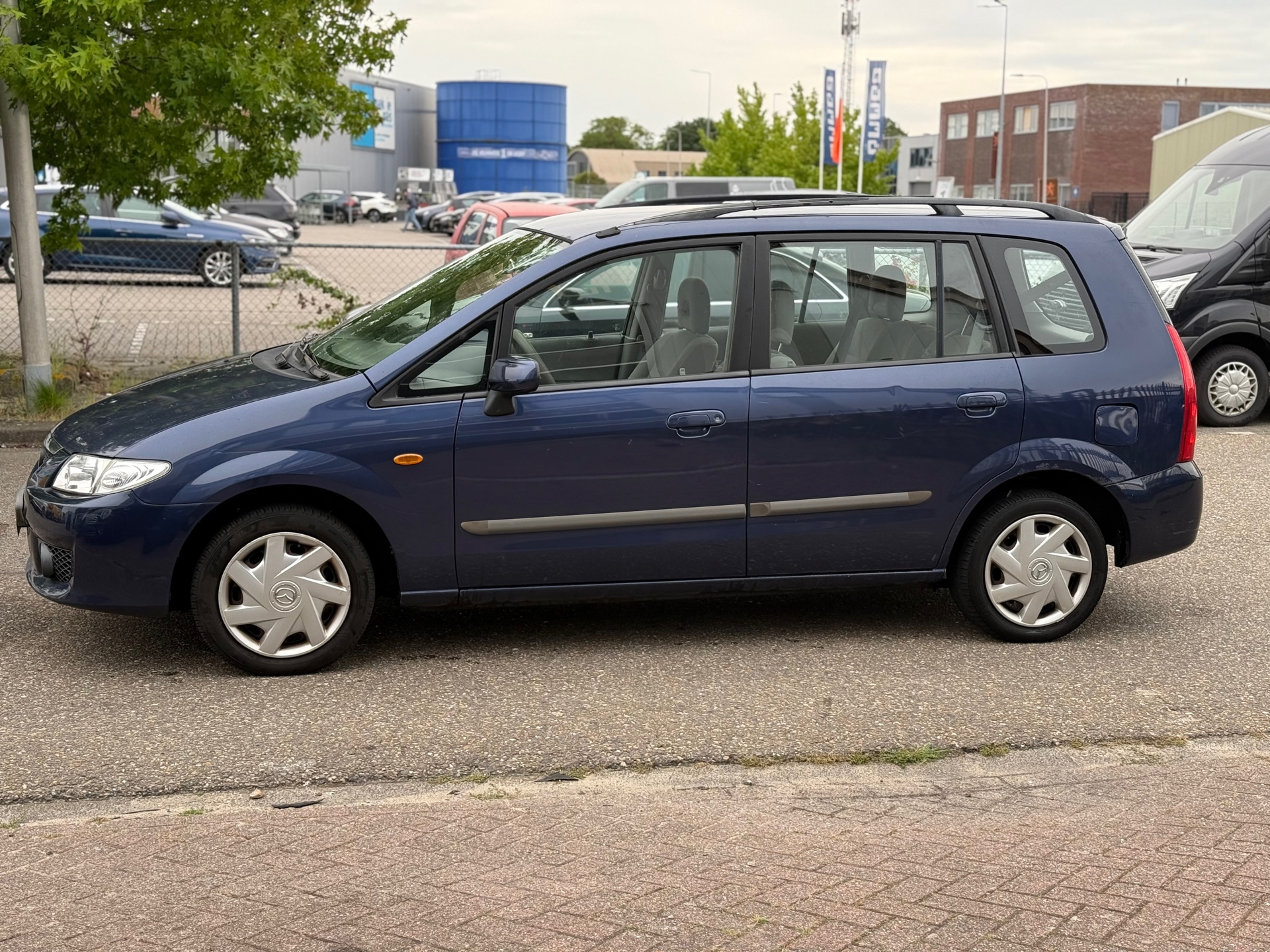 mazda-premacy-image5.jpg
