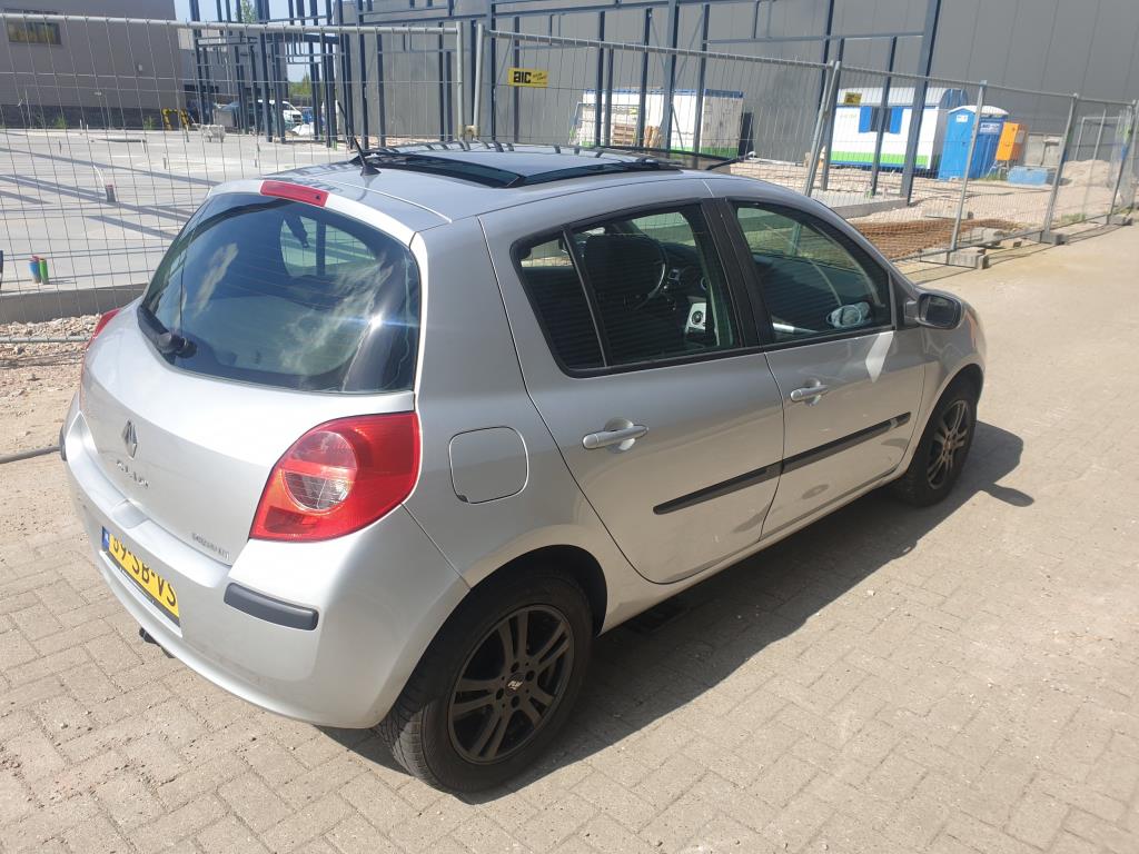 renault-clio-image4.jpg