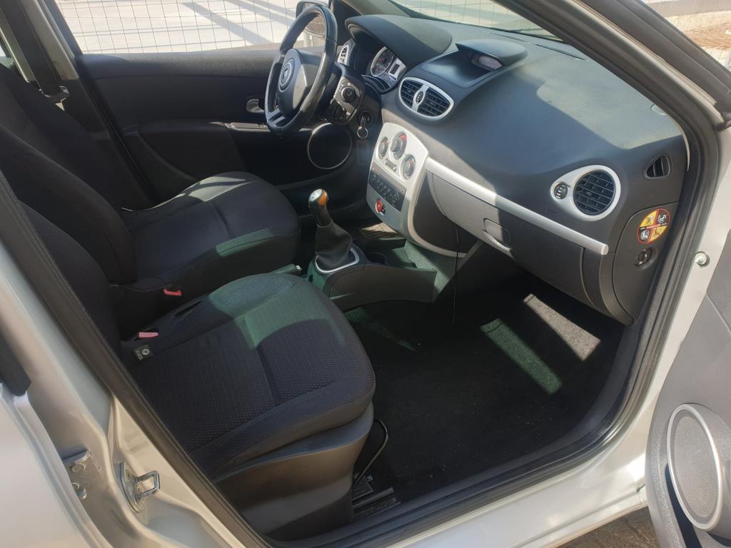 renault-clio-image5.jpg