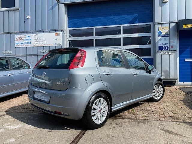 fiat-grande-punto-image7.jpg