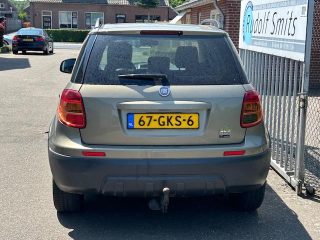fiat-sedici-image4.jpg