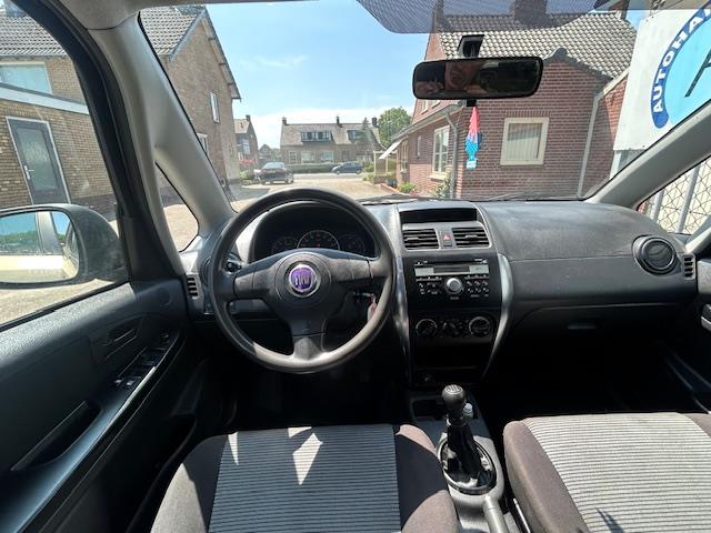 fiat-sedici-image7.jpg