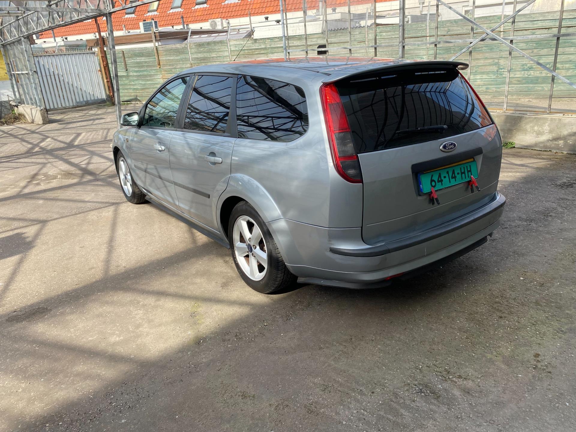 ford-focus-wagon-image5.jpg