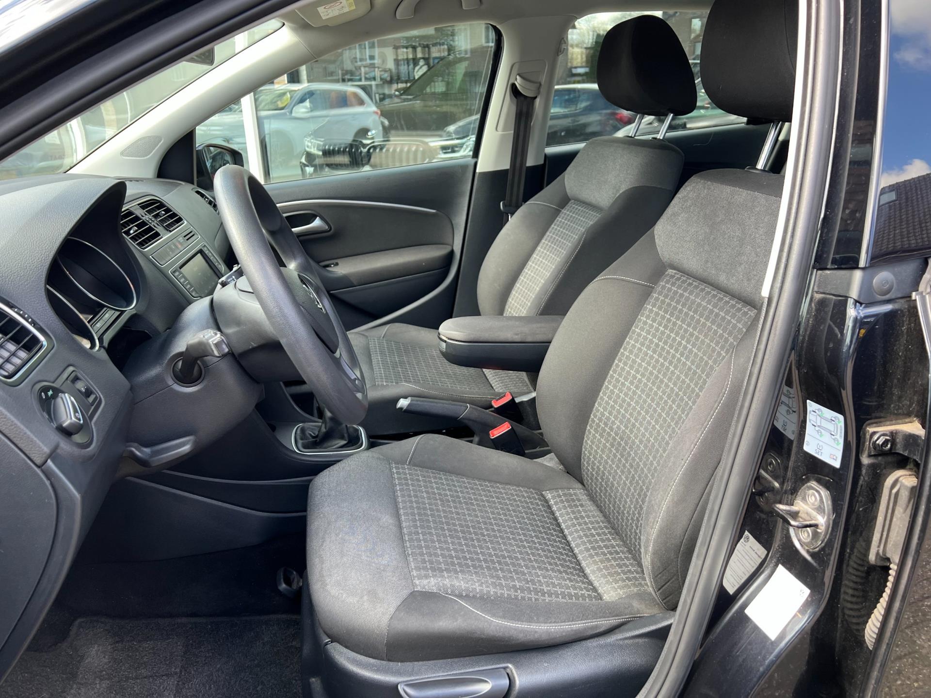 volkswagen-polo-image6.jpg