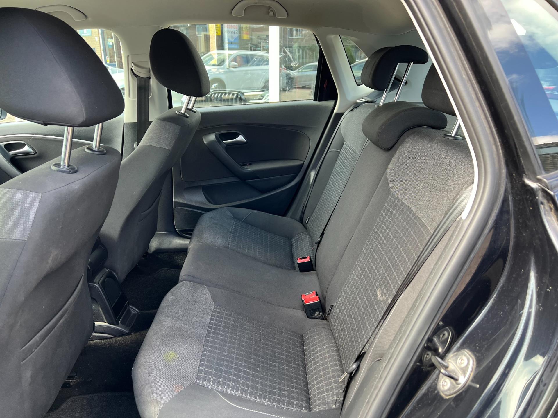 volkswagen-polo-image7.jpg