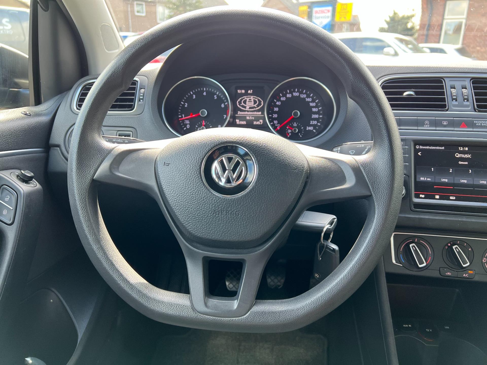 volkswagen-polo-image9.jpg