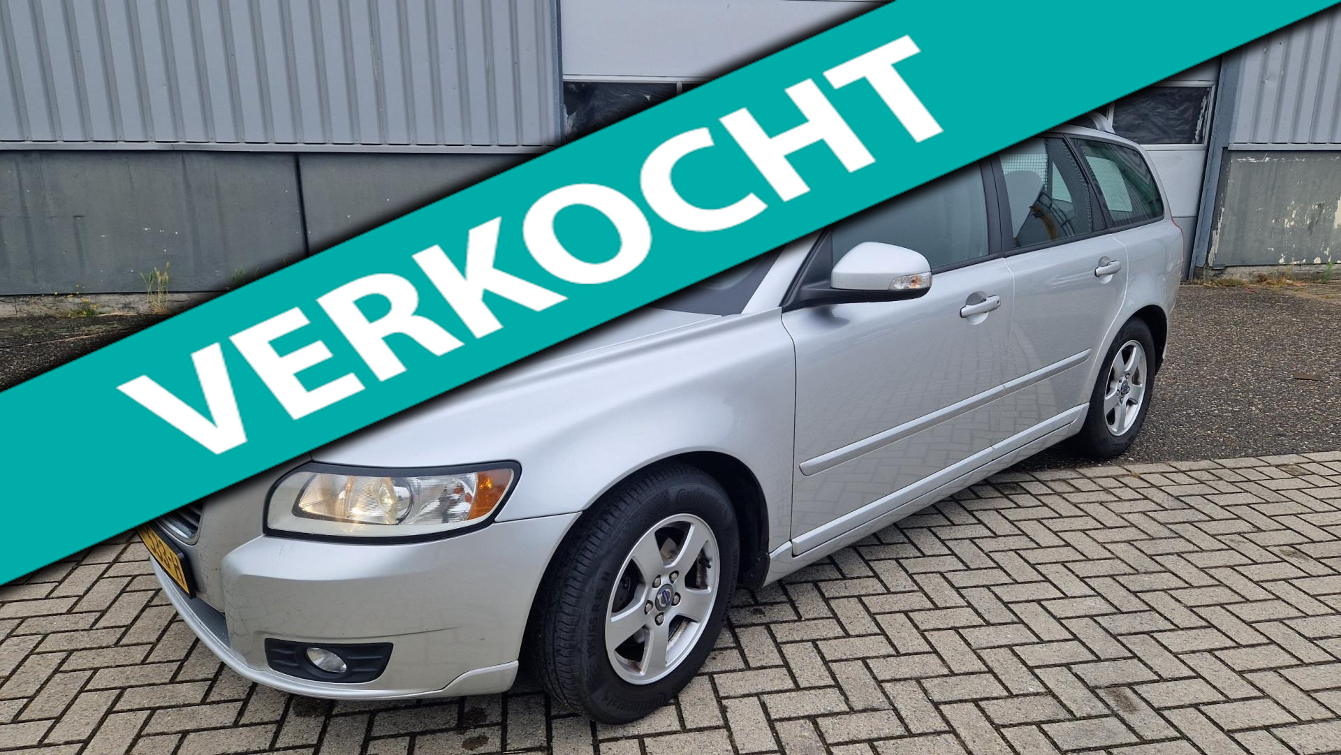 447409826/volvo-v50-image1.jpg