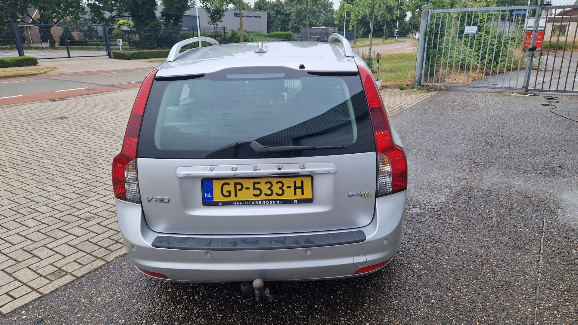 volvo-v50-image3.jpg