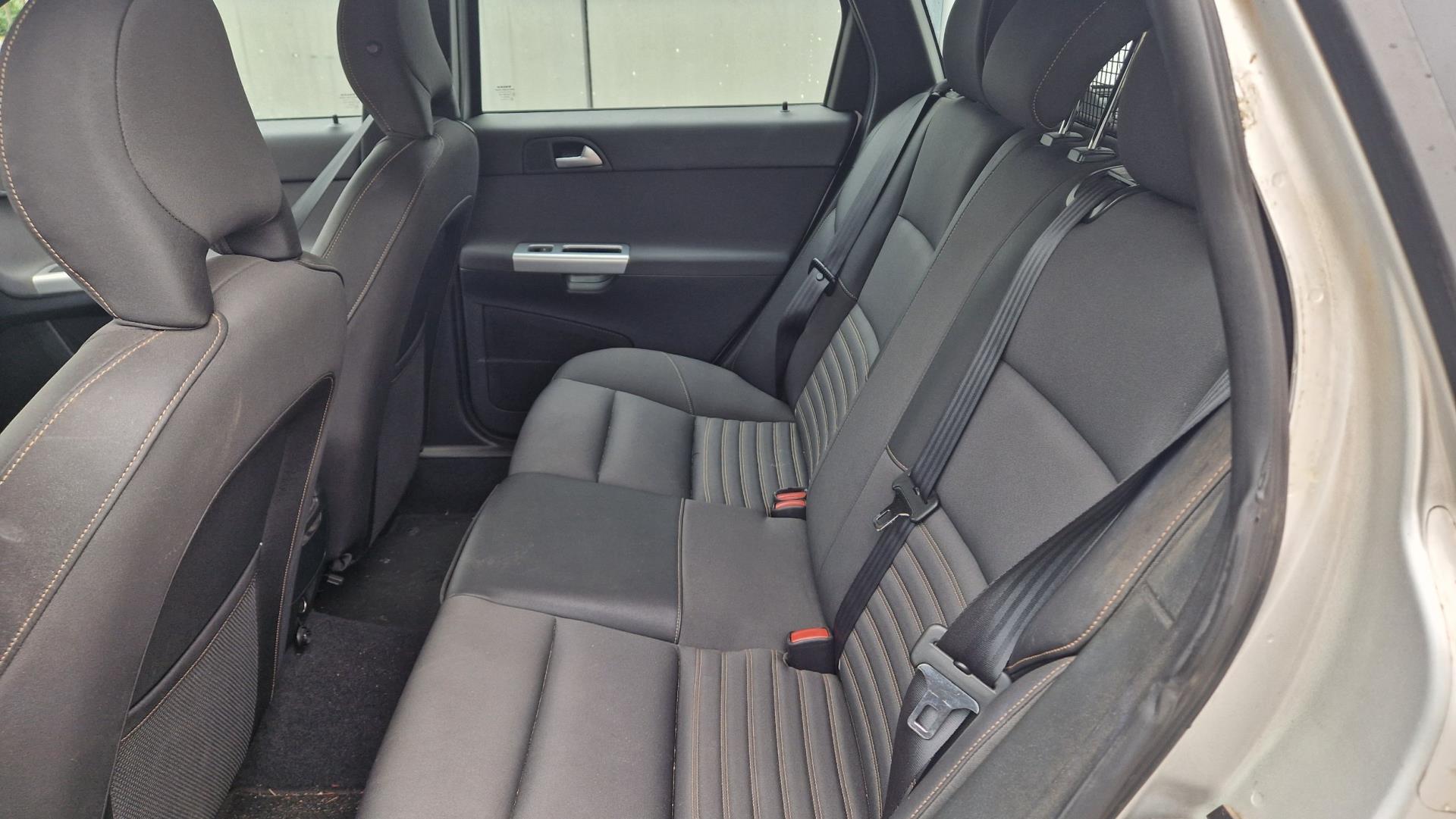 volvo-v50-image5.jpg