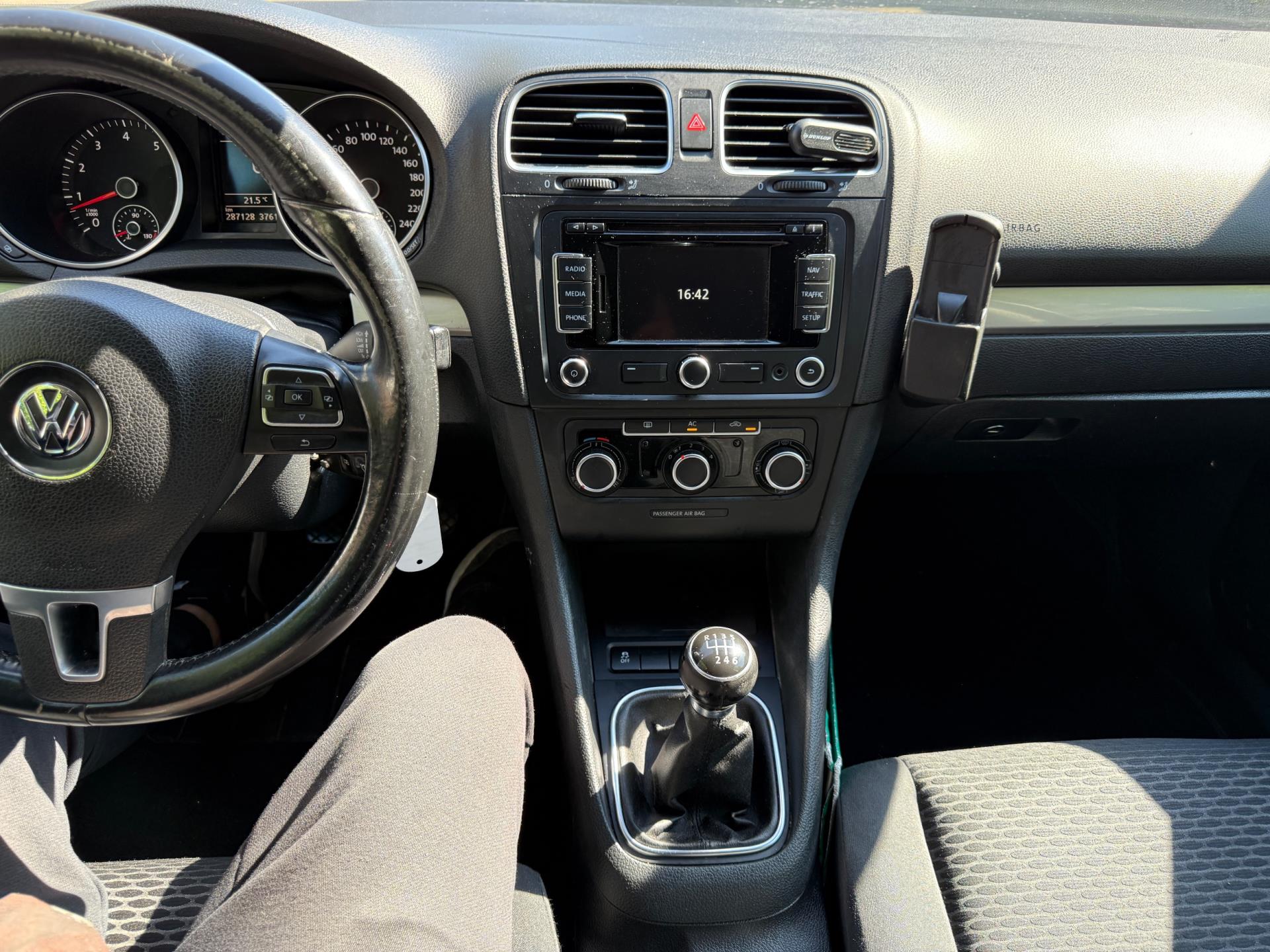 volkswagen-golf-image8.jpg