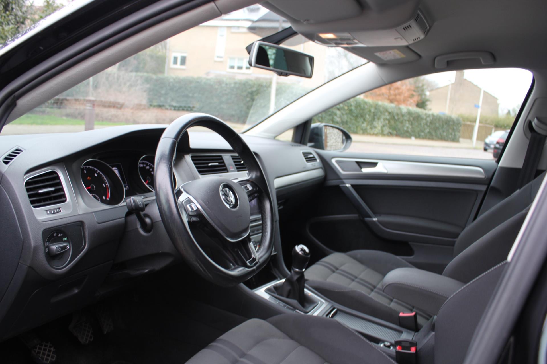 volkswagen-golf-image10.jpg