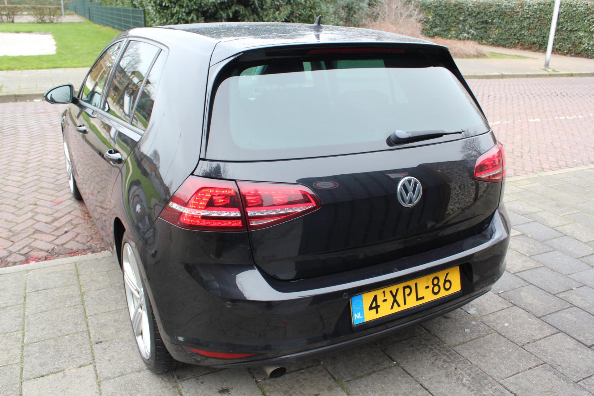 volkswagen-golf-image6.jpg
