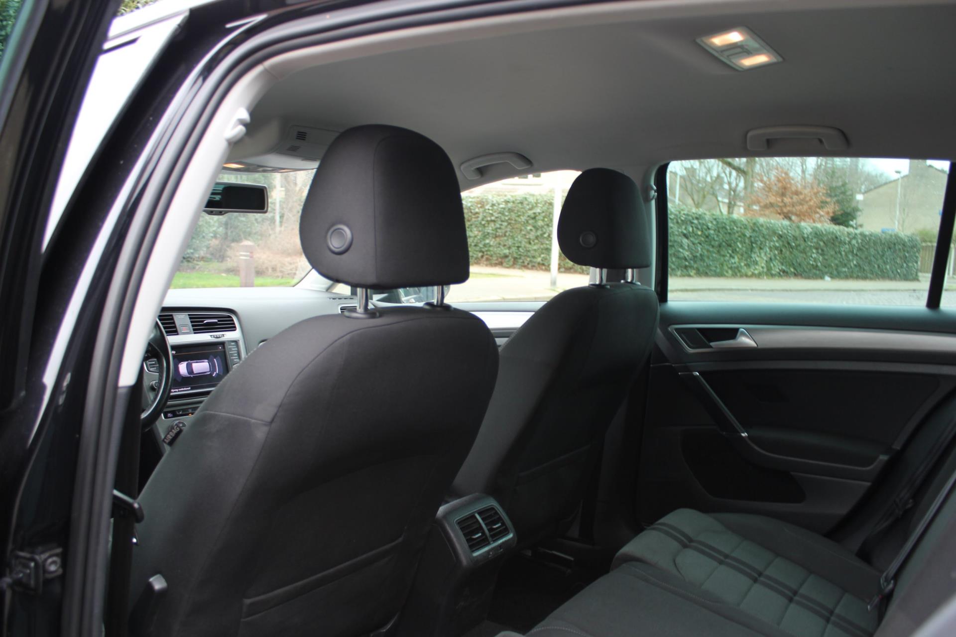 volkswagen-golf-image7.jpg