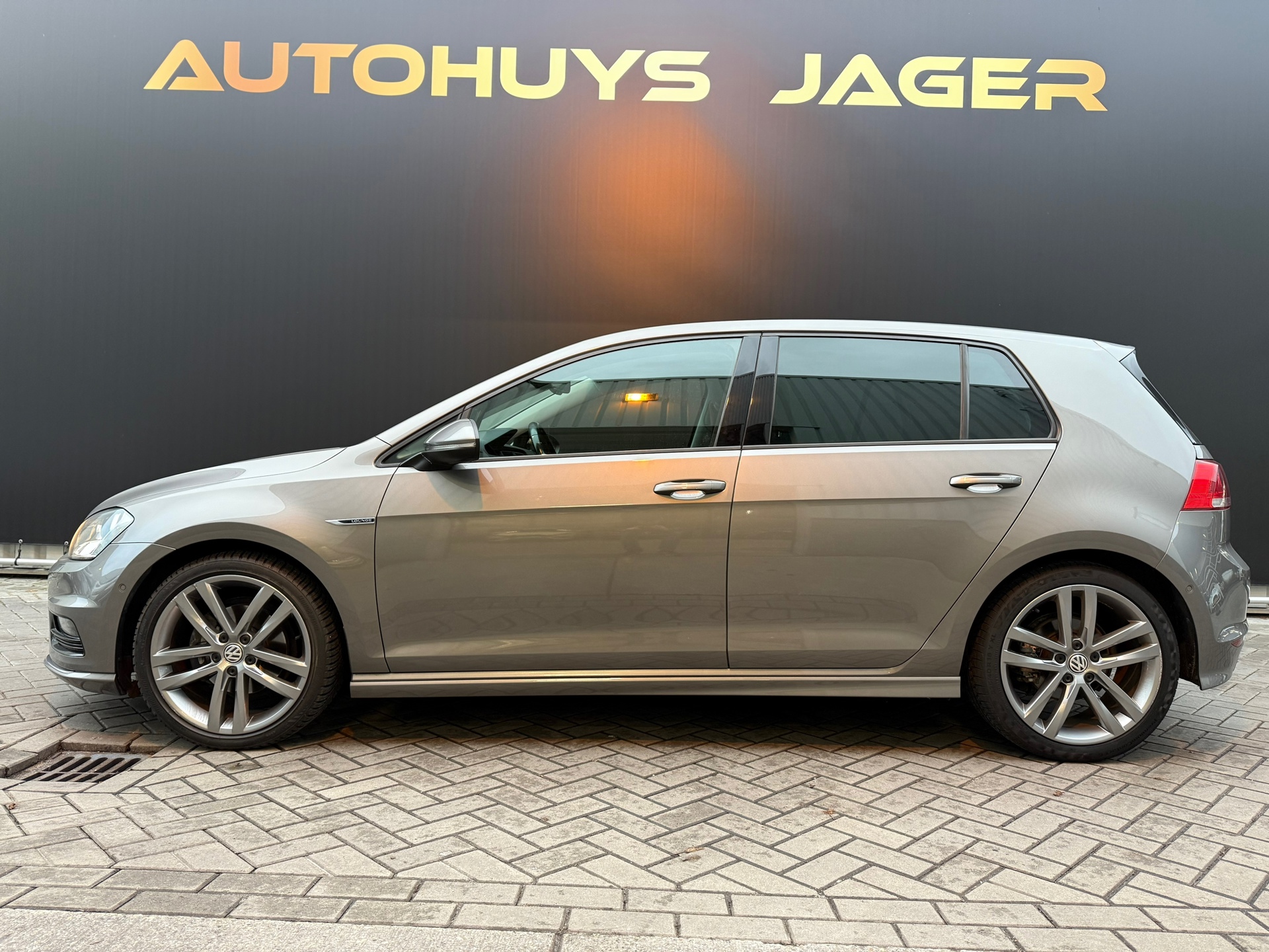 volkswagen-golf-image9.jpg
