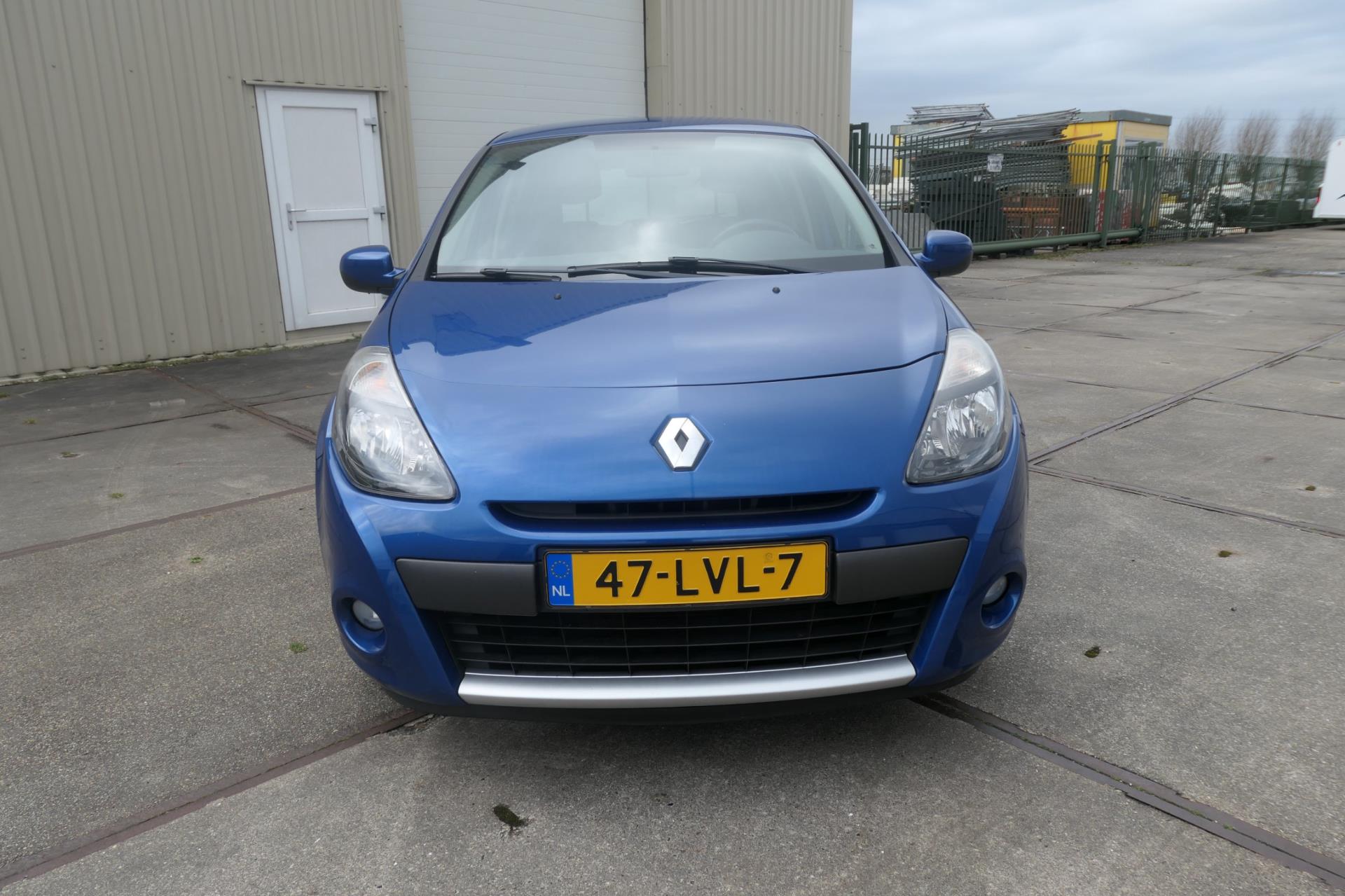 renault-clio-image5.jpg
