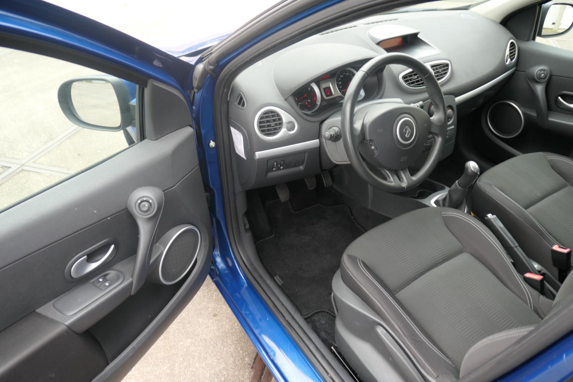 renault-clio-image9.jpg
