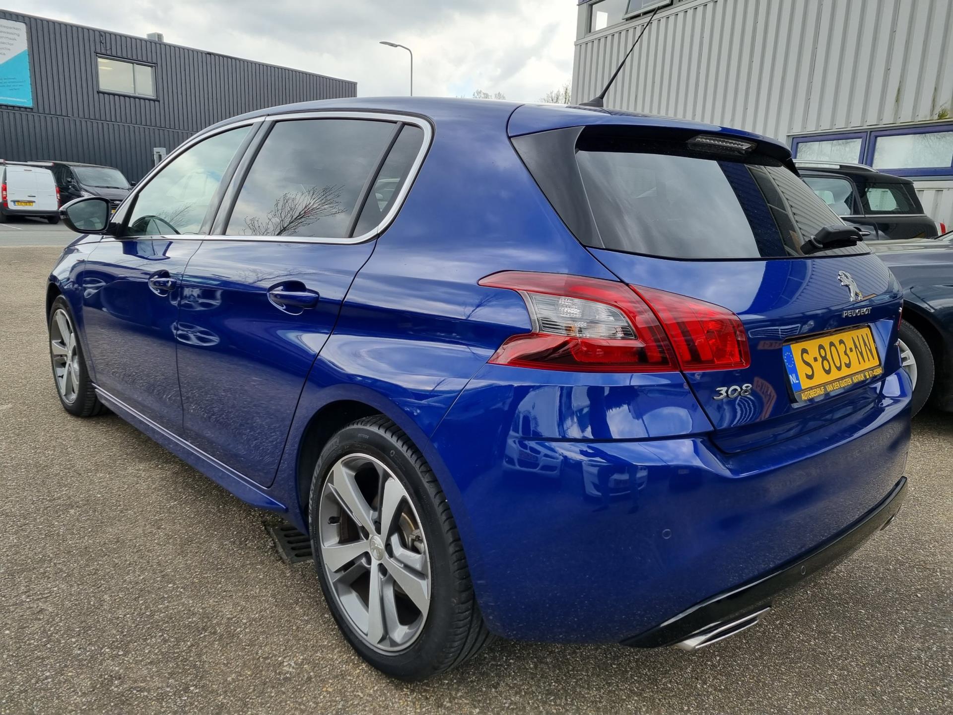 peugeot-308-image6.jpg
