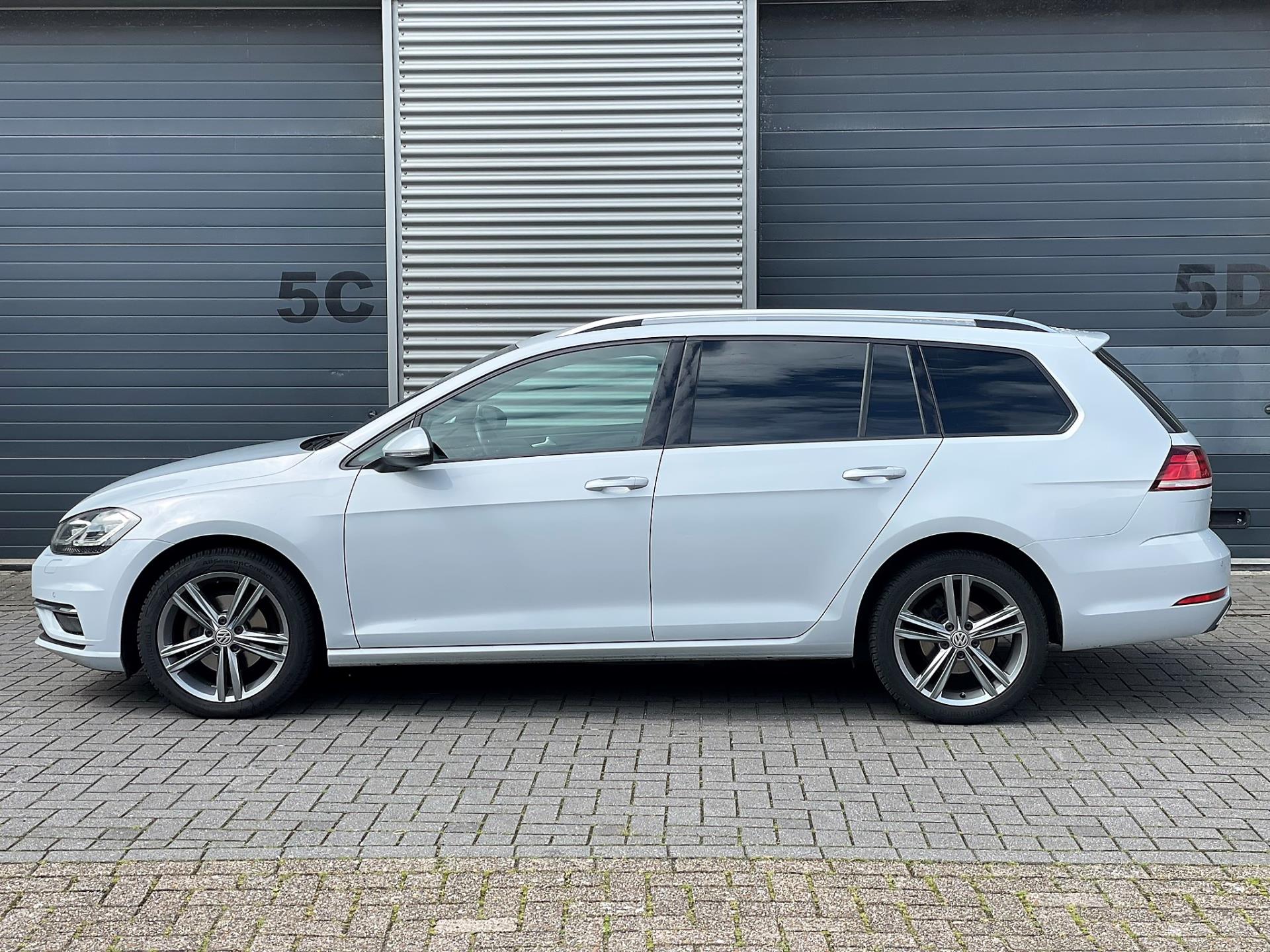 volkswagen-golf-variant-image2.jpg