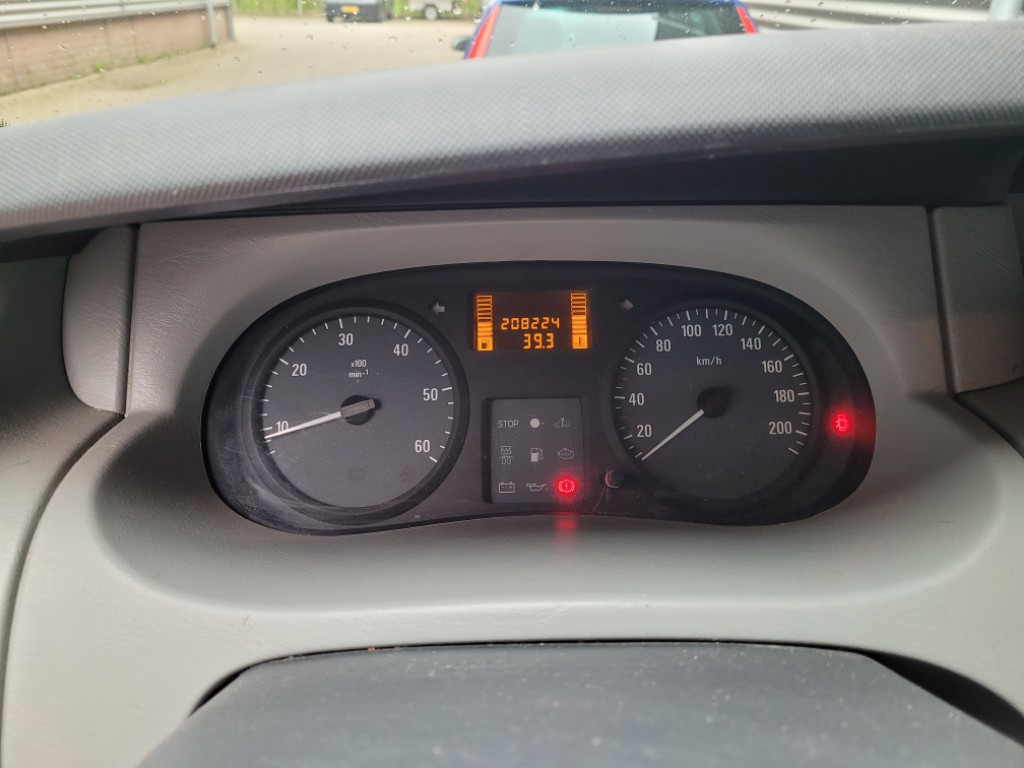 opel-vivaro-image10.jpg