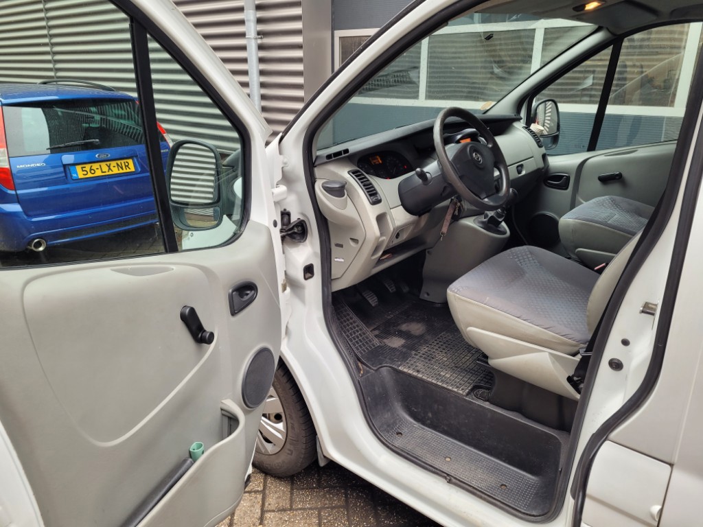 opel-vivaro-image9.jpg