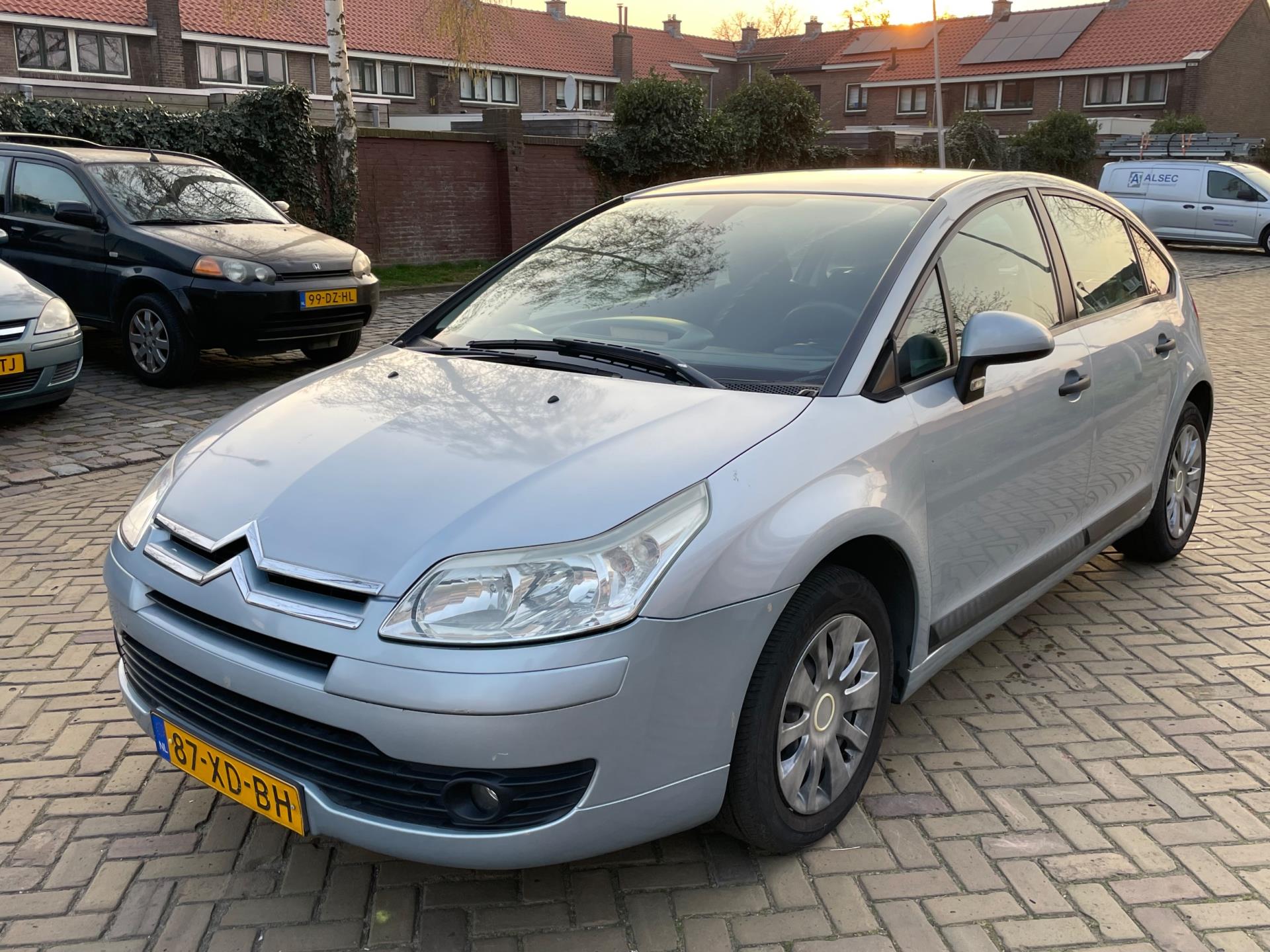 citroen-c4-image4.jpg