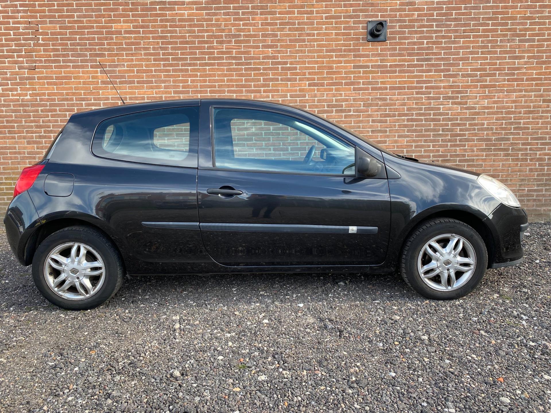 renault-clio-image3.jpg