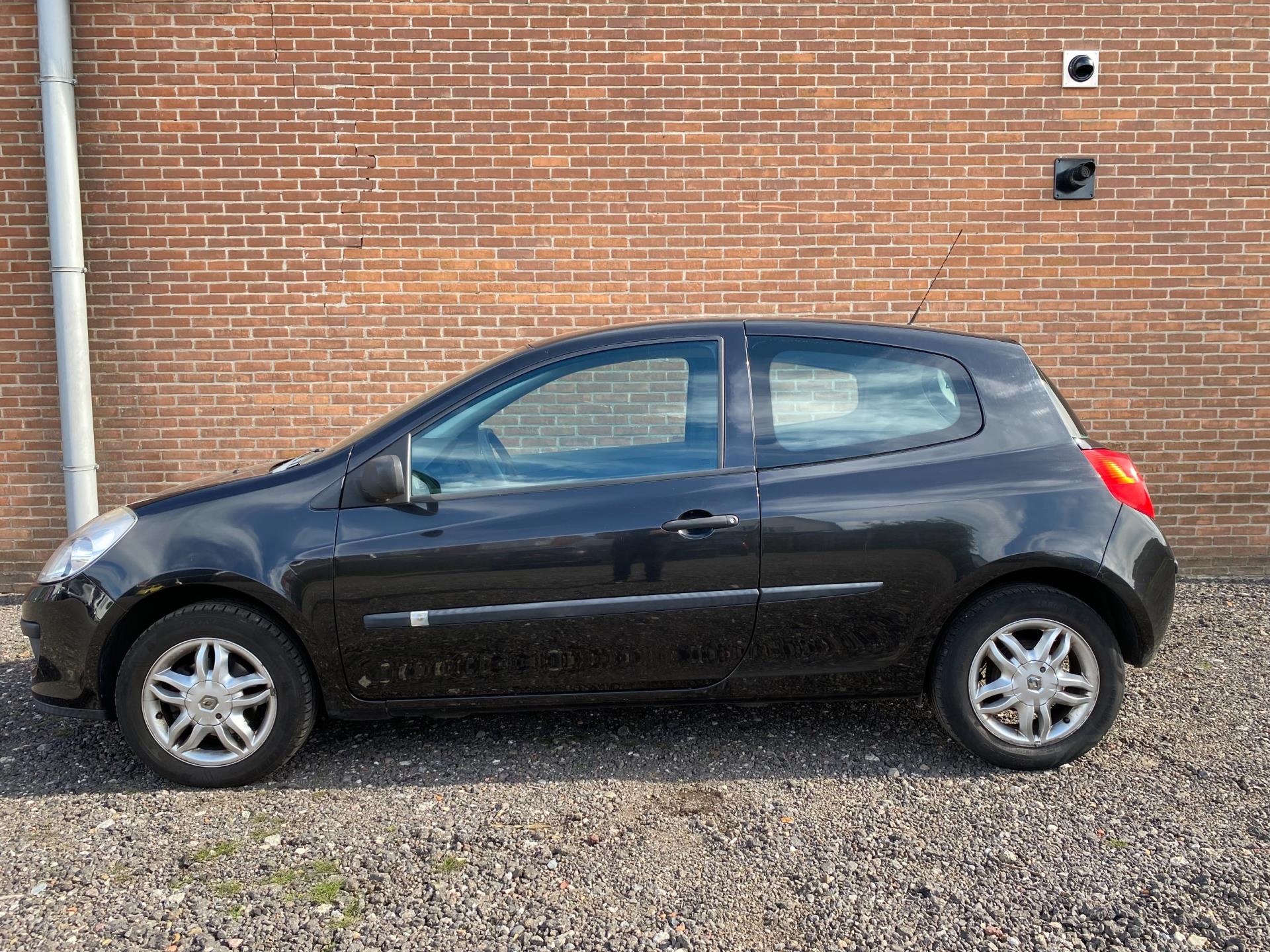 renault-clio-image5.jpg