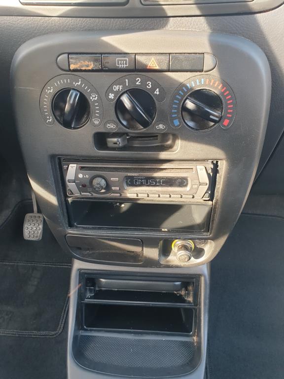 daihatsu-cuore-image6.jpg