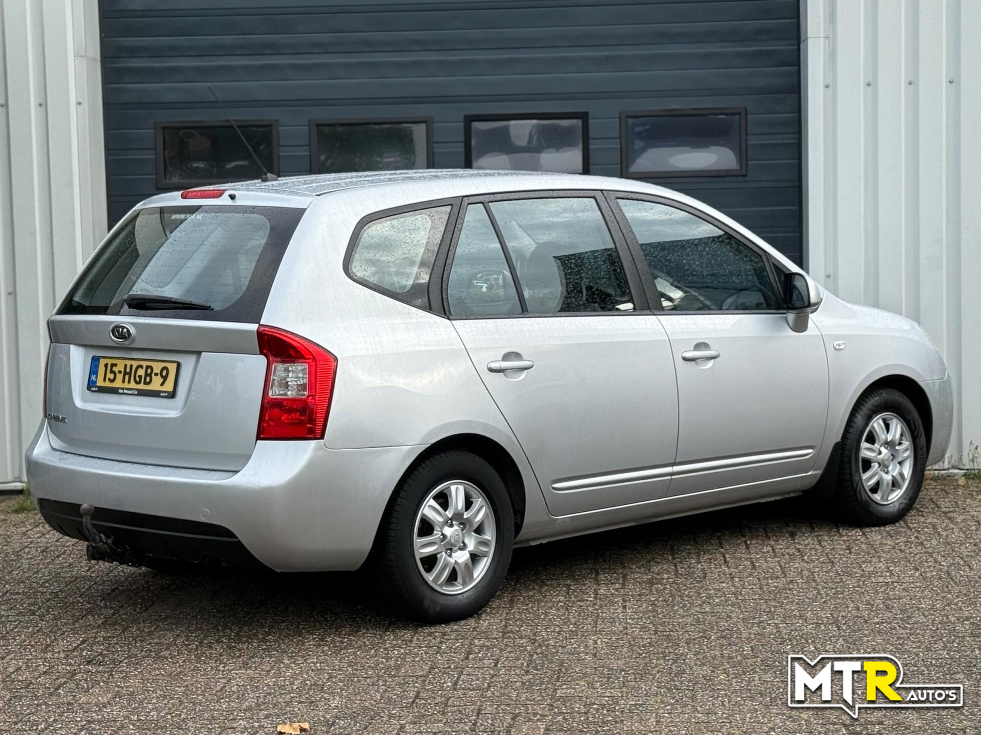 kia-carens-image2.jpg