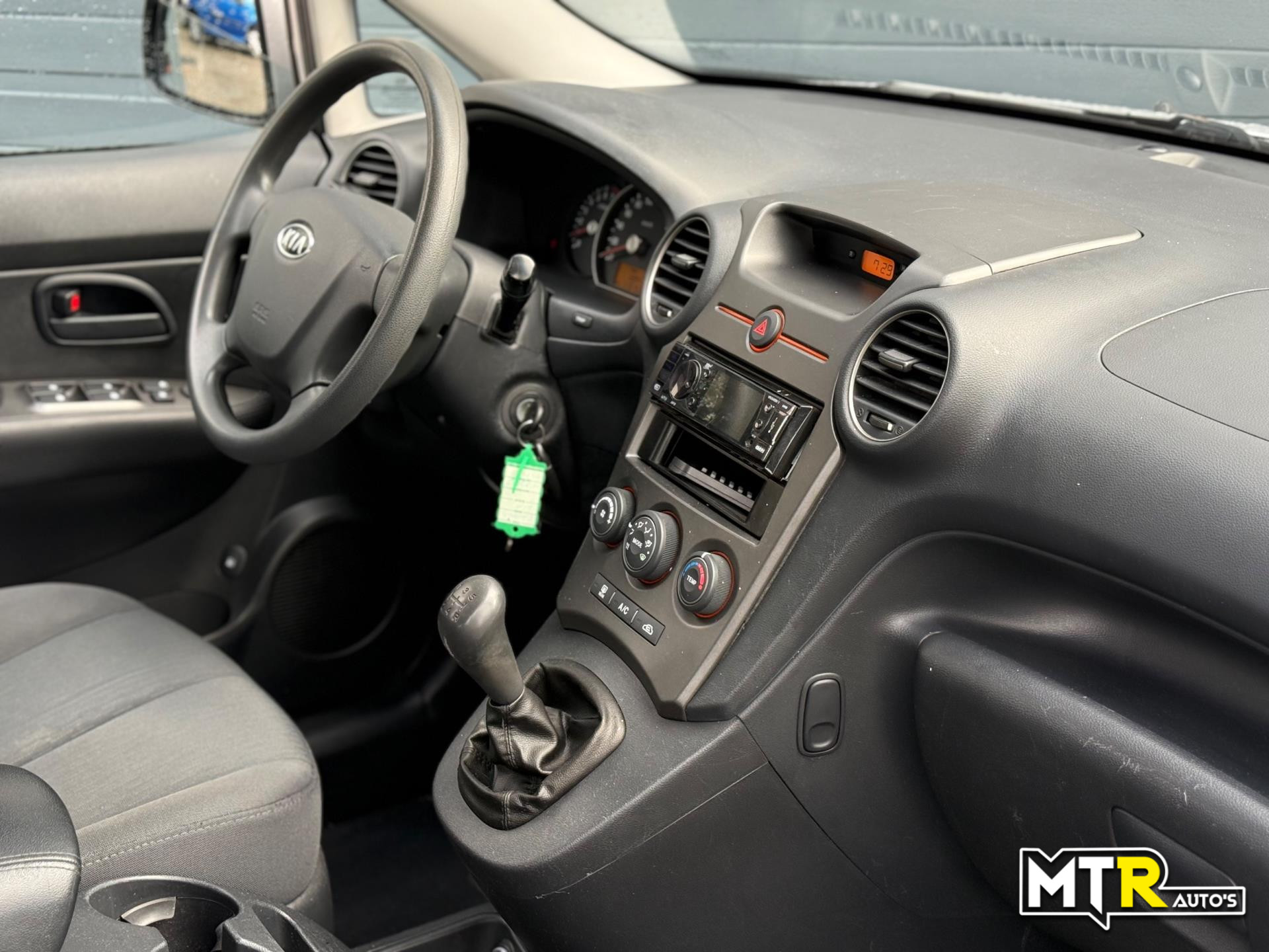 kia-carens-image3.jpg
