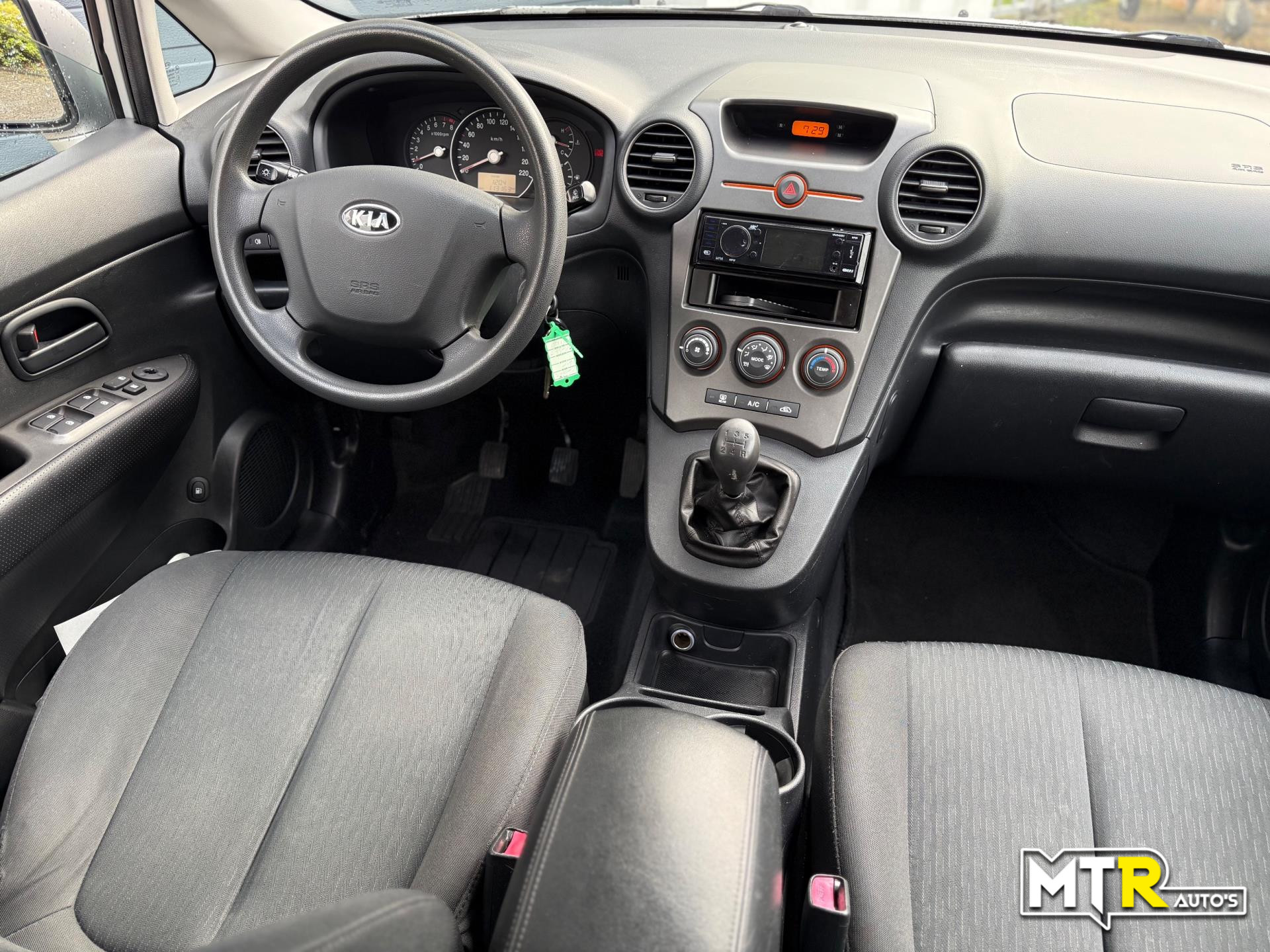 kia-carens-image8.jpg