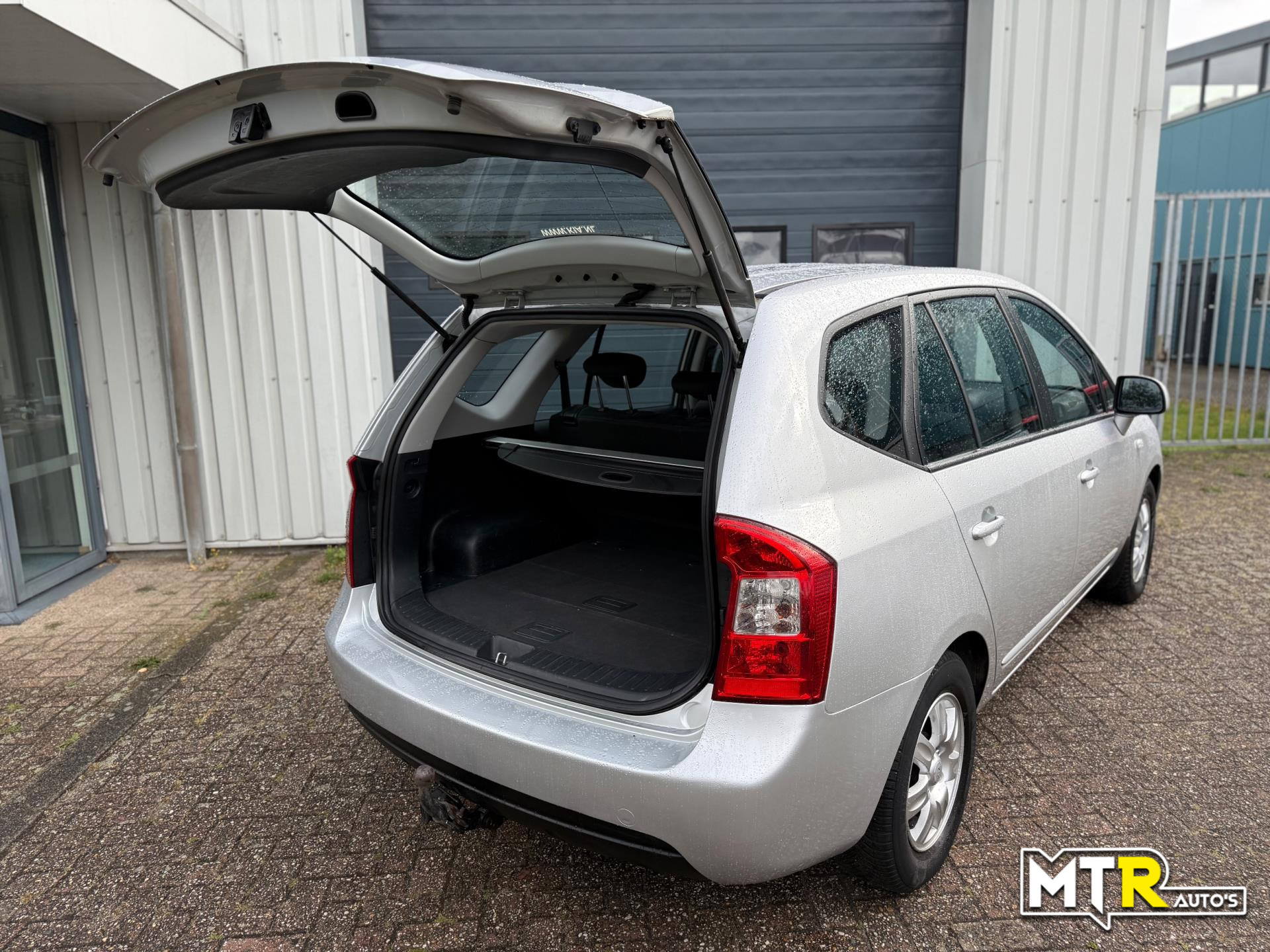 kia-carens-image9.jpg