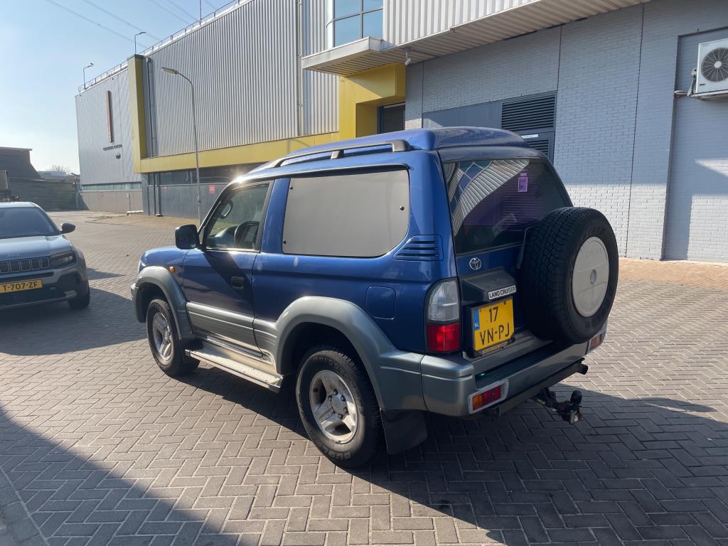 toyota-land-cruiser-image7.jpg