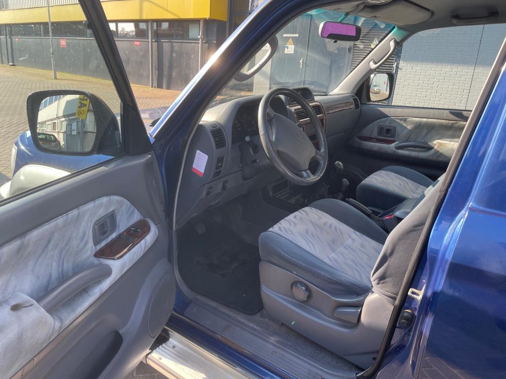 toyota-land-cruiser-image9.jpg