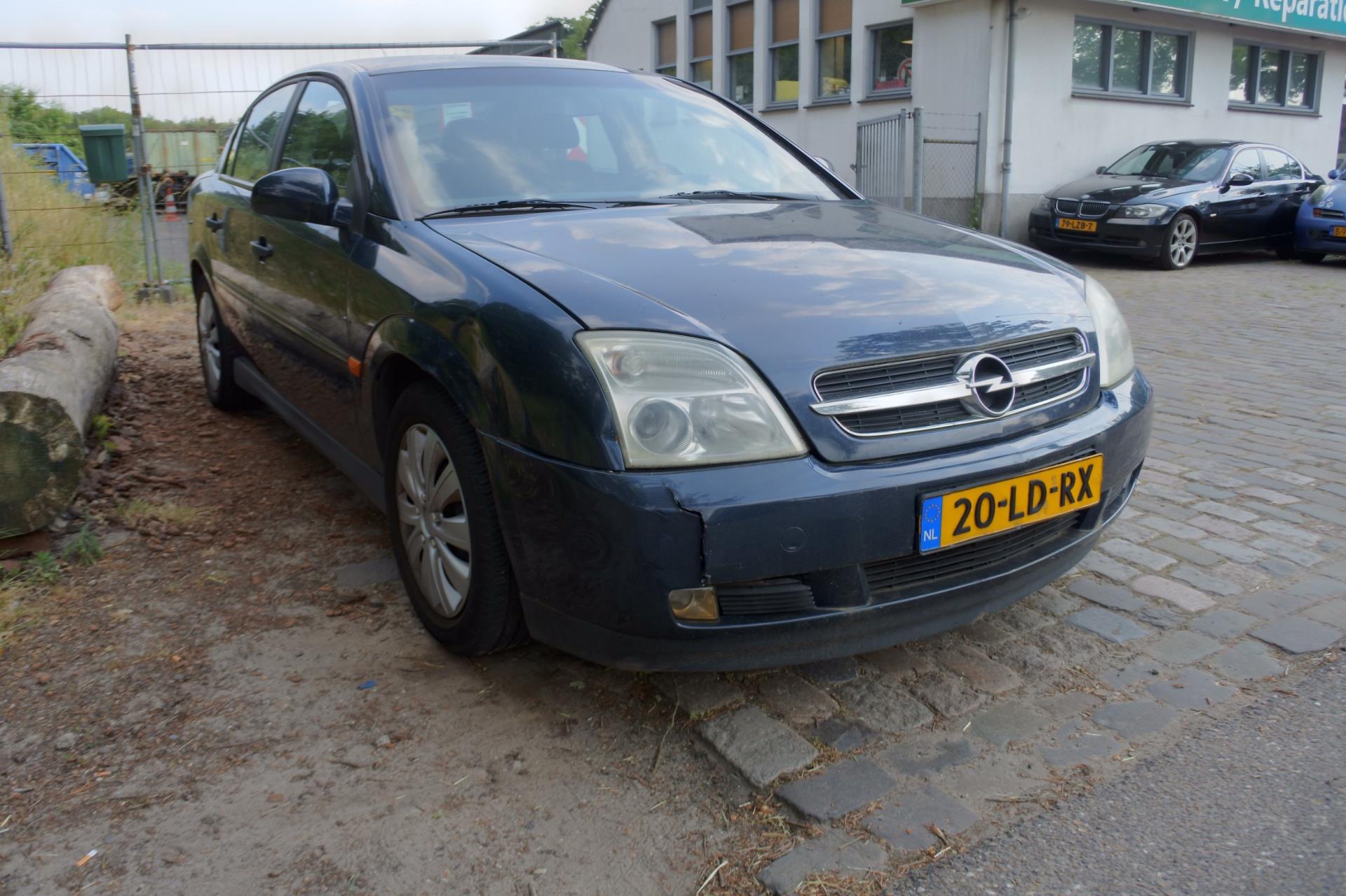 opel-vectra-image3.jpg