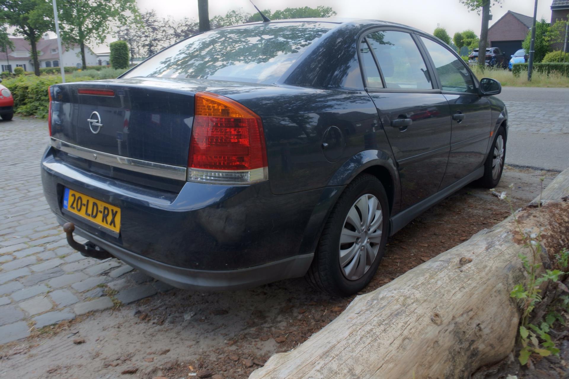 opel-vectra-image6.jpg