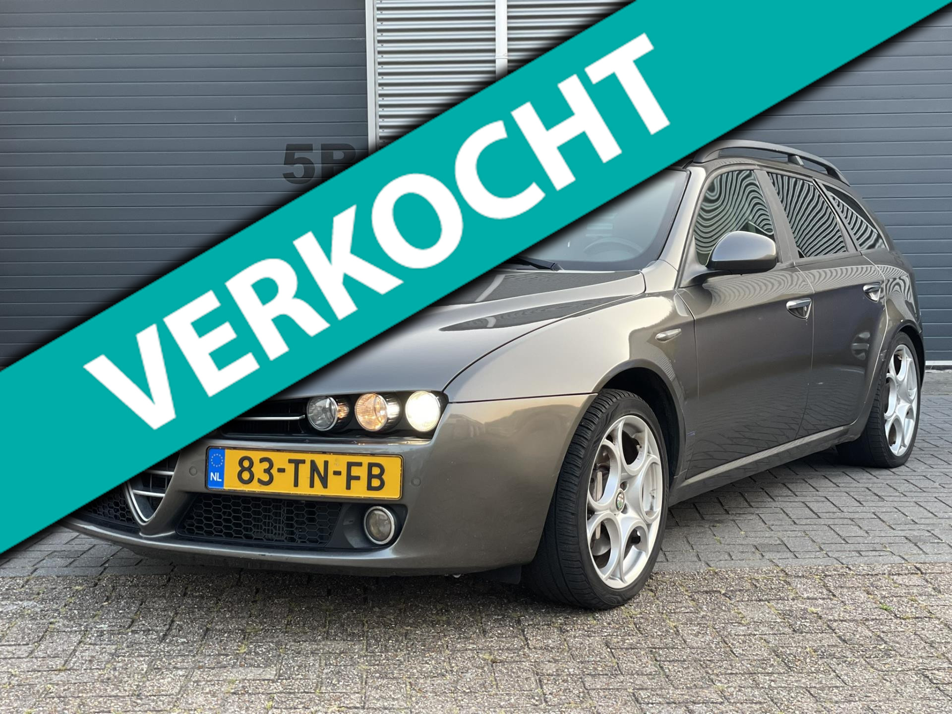 476008111/alfa-romeo-159-image1.jpg