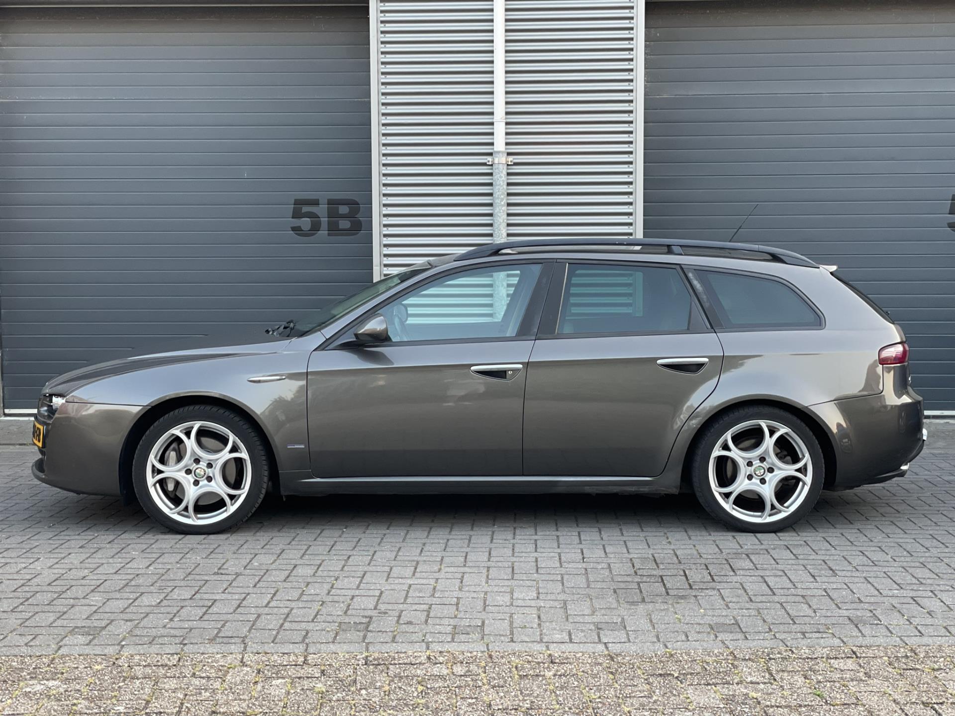 alfa-romeo-159-image2.jpg