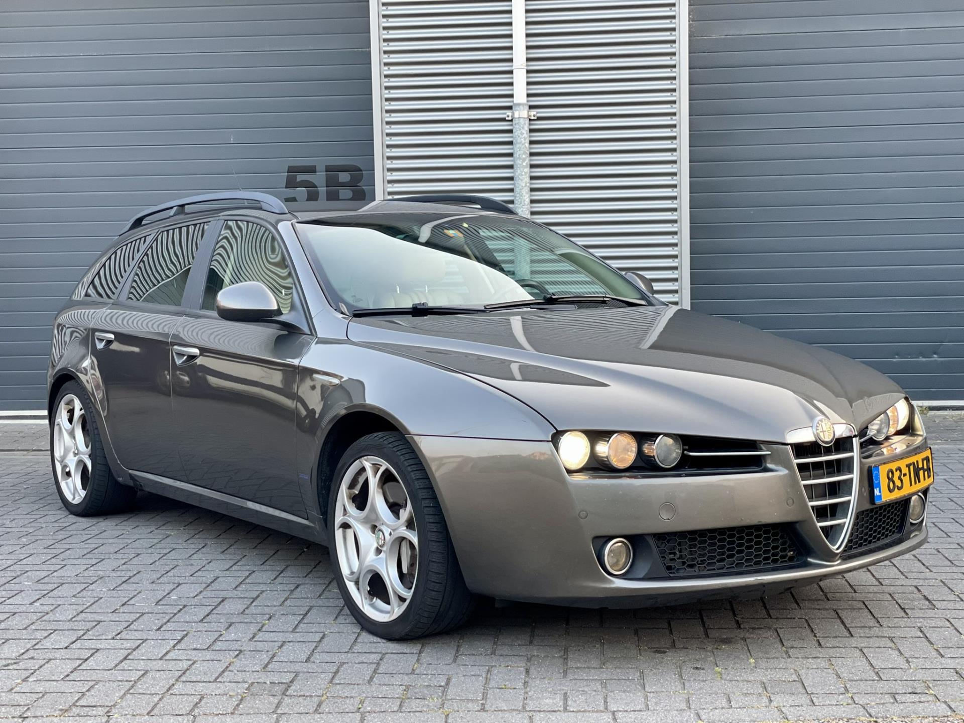 alfa-romeo-159-image6.jpg