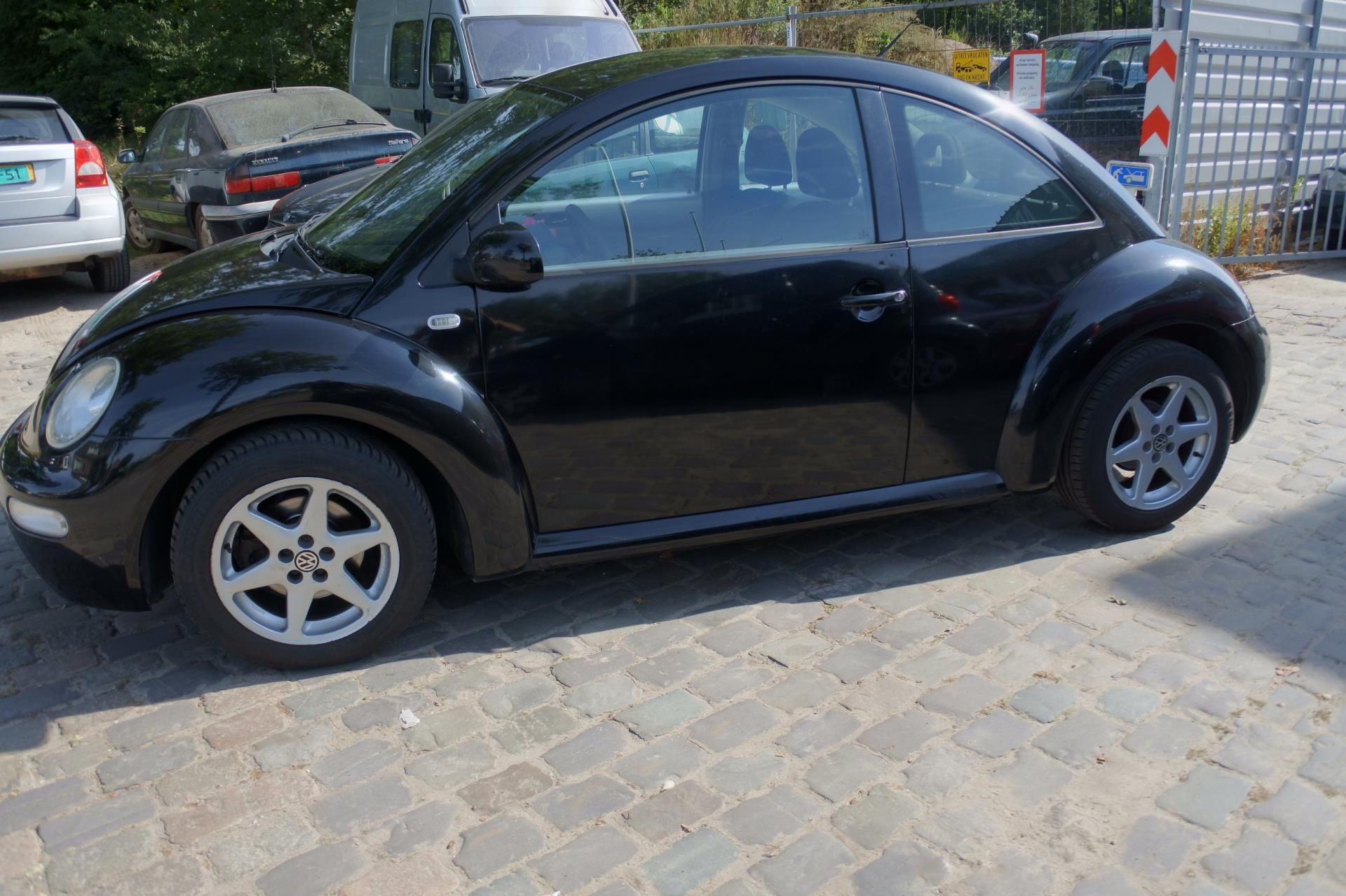 volkswagen-new-beetle-image10.jpg