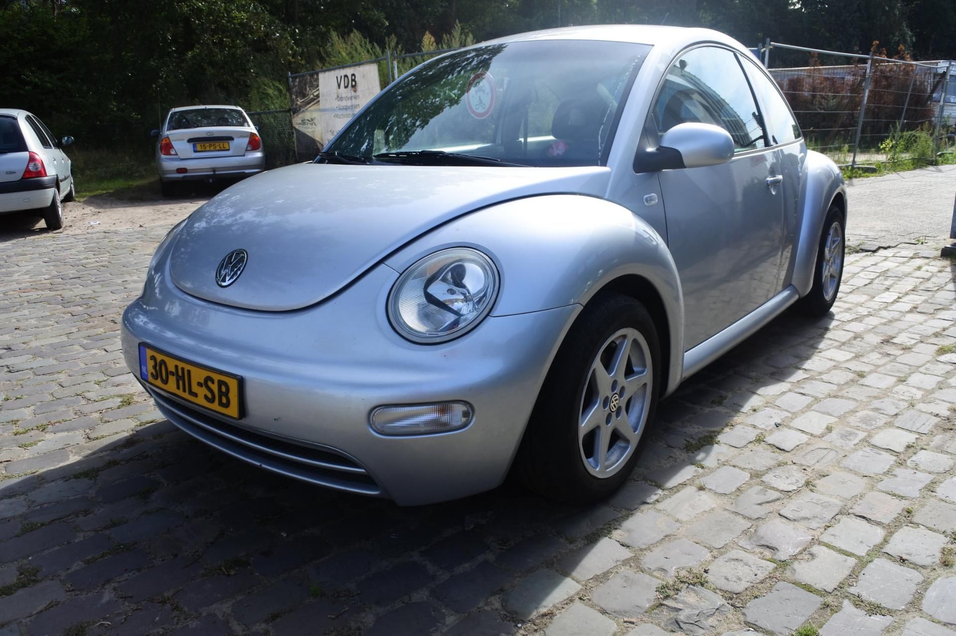 volkswagen-new-beetle-image4.jpg